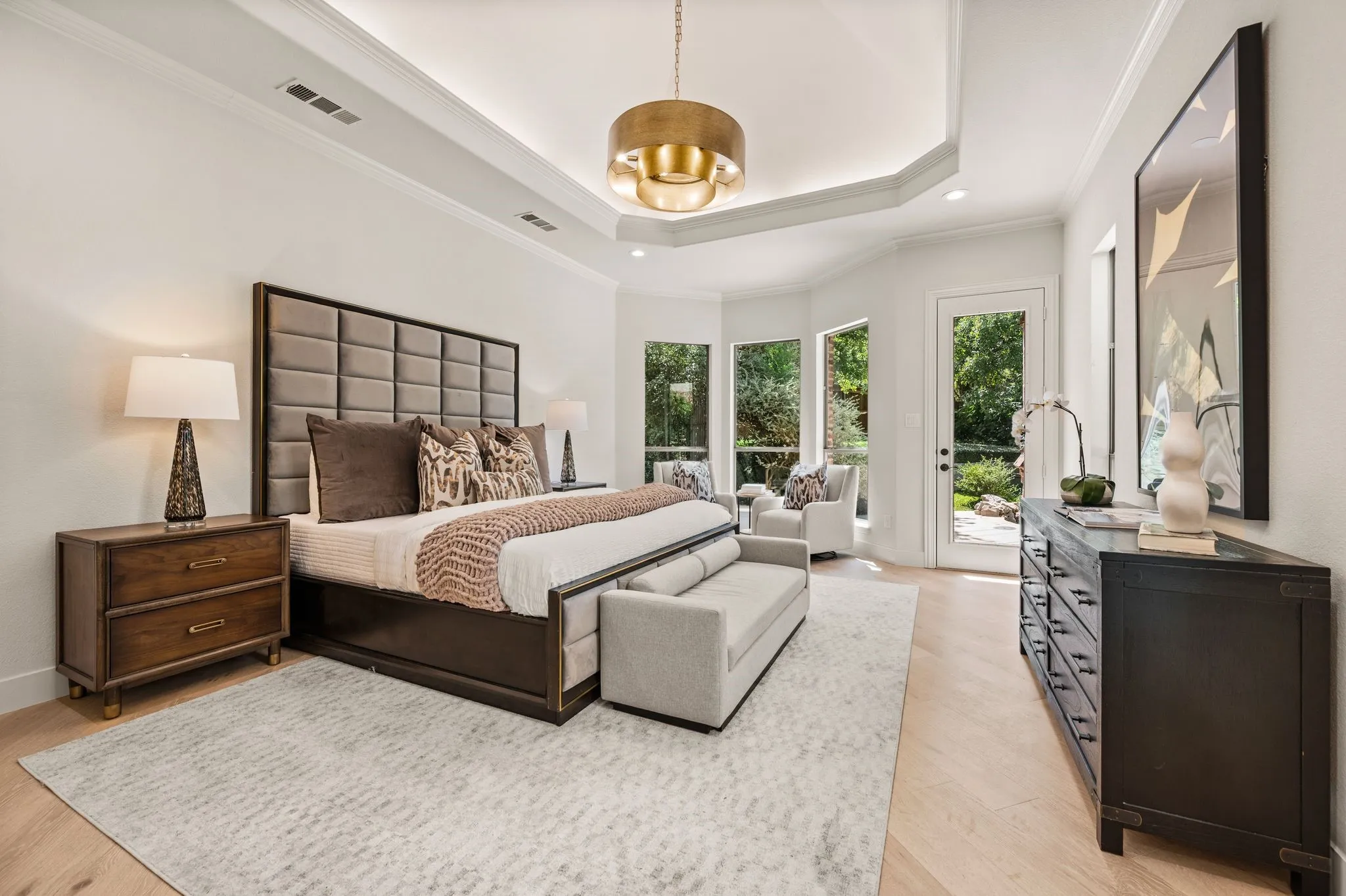 Single Family Residence For Sale in Tarrant County , 205 Raintree Court, Colleyville, Texas 76034, 5 Bedroom, 6 Bathroom, 4 Garage spaces, 5,143 Sqft, built in 2004, mls#21344881, Real Estate Agent in Colleyville, Homes For Sale in Tarrant county, Homes For Sale in Colleyville, Realtor in Colleyville Texas, Real Estate Brokerage Independent Realty Texas, Luminita Cordes Realtor