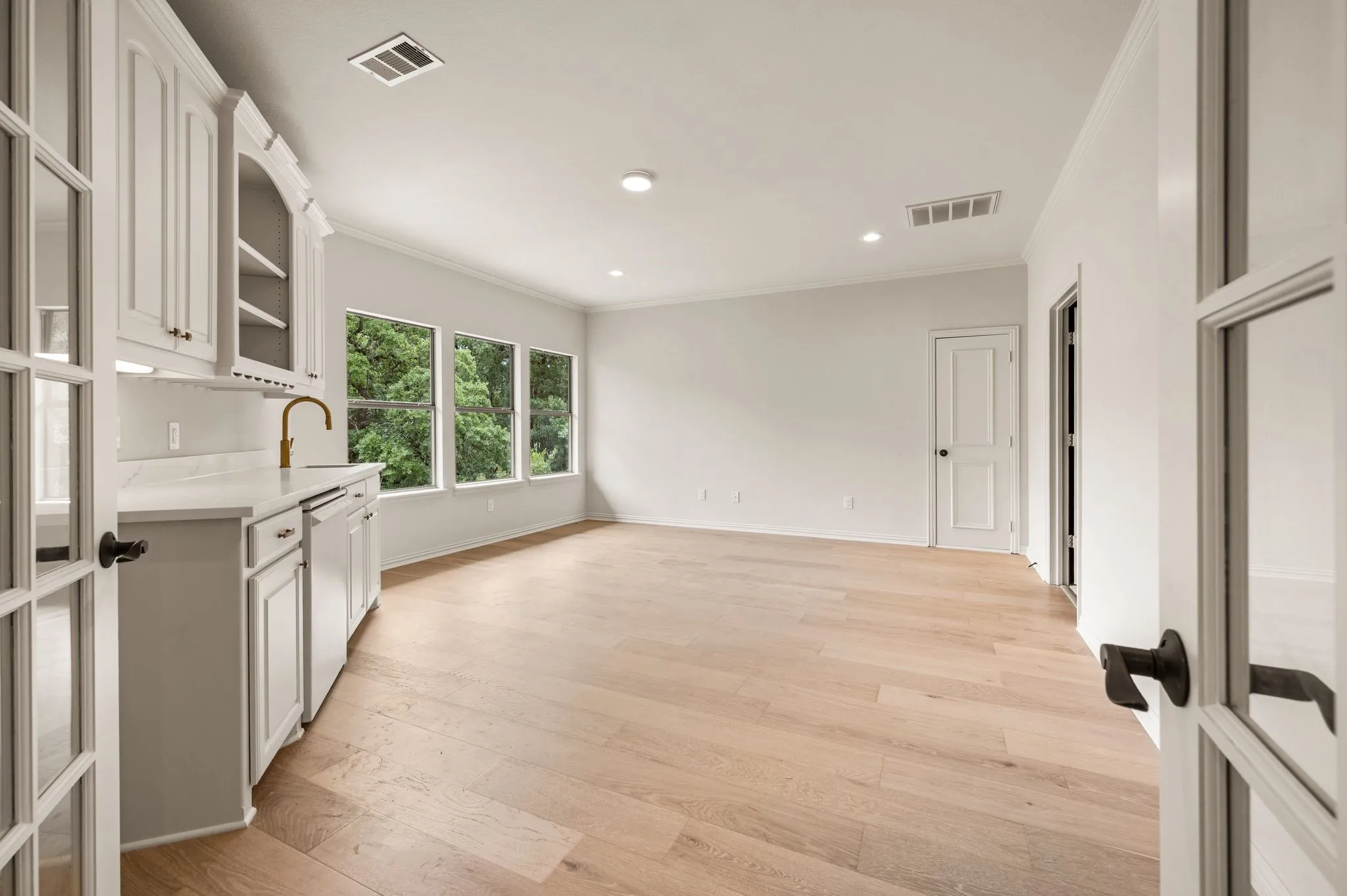 Single Family Residence For Sale in Tarrant County , 205 Raintree Court, Colleyville, Texas 76034, 5 Bedroom, 6 Bathroom, 4 Garage spaces, 5,143 Sqft, built in 2004, mls#21344881, Real Estate Agent in Colleyville, Homes For Sale in Tarrant county, Homes For Sale in Colleyville, Realtor in Colleyville Texas, Real Estate Brokerage Independent Realty Texas, Luminita Cordes Realtor