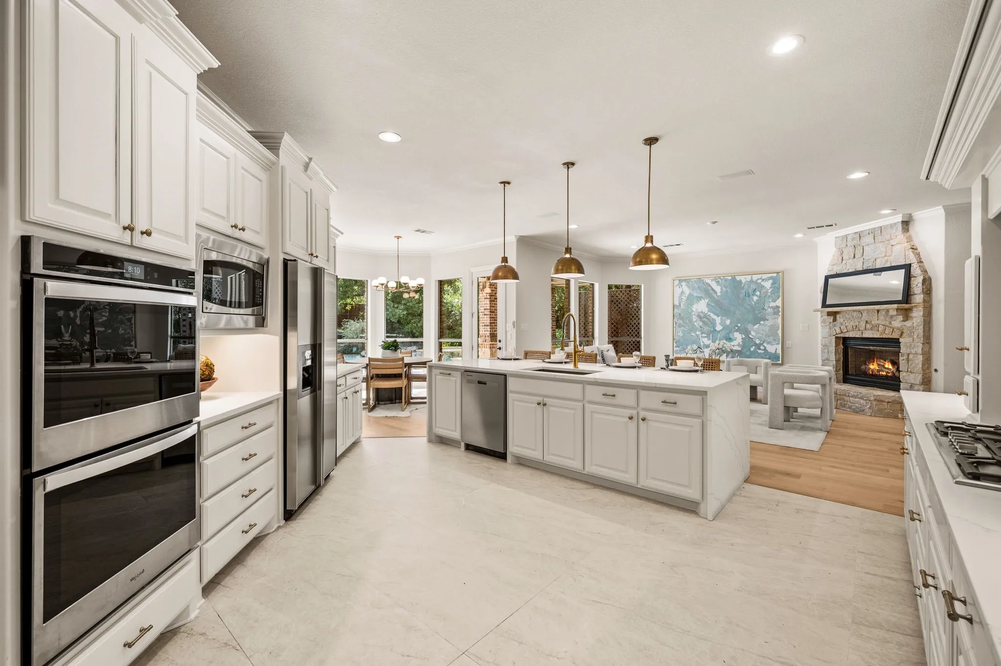 Single Family Residence For Sale in Tarrant County , 205 Raintree Court, Colleyville, Texas 76034, 5 Bedroom, 6 Bathroom, 4 Garage spaces, 5,143 Sqft, built in 2004, mls#21344881, Real Estate Agent in Colleyville, Homes For Sale in Tarrant county, Homes For Sale in Colleyville, Realtor in Colleyville Texas, Real Estate Brokerage Independent Realty Texas, Luminita Cordes Realtor