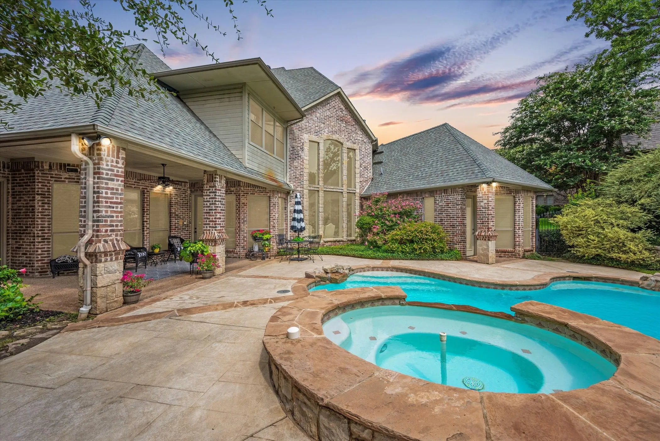 Single Family Residence For Sale in Tarrant County , 205 Raintree Court, Colleyville, Texas 76034, 5 Bedroom, 6 Bathroom, 4 Garage spaces, 5,143 Sqft, built in 2004, mls#21344881, Real Estate Agent in Colleyville, Homes For Sale in Tarrant county, Homes For Sale in Colleyville, Realtor in Colleyville Texas, Real Estate Brokerage Independent Realty Texas, Luminita Cordes Realtor