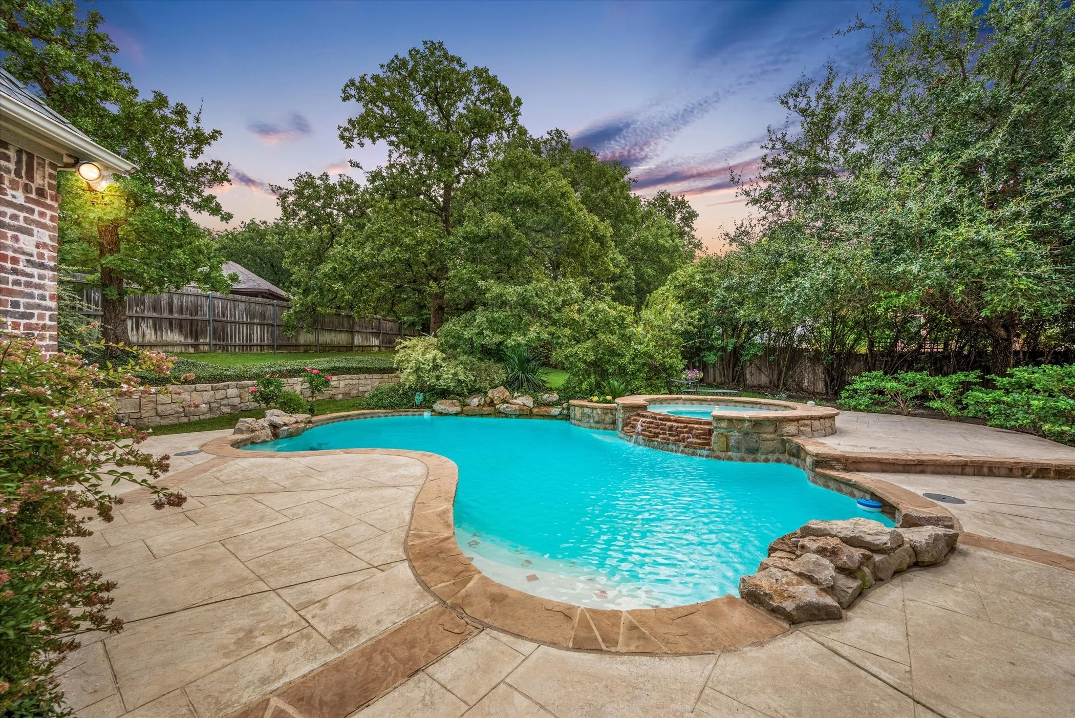 Single Family Residence For Sale in Tarrant County , 205 Raintree Court, Colleyville, Texas 76034, 5 Bedroom, 6 Bathroom, 4 Garage spaces, 5,143 Sqft, built in 2004, mls#21344881, Real Estate Agent in Colleyville, Homes For Sale in Tarrant county, Homes For Sale in Colleyville, Realtor in Colleyville Texas, Real Estate Brokerage Independent Realty Texas, Luminita Cordes Realtor