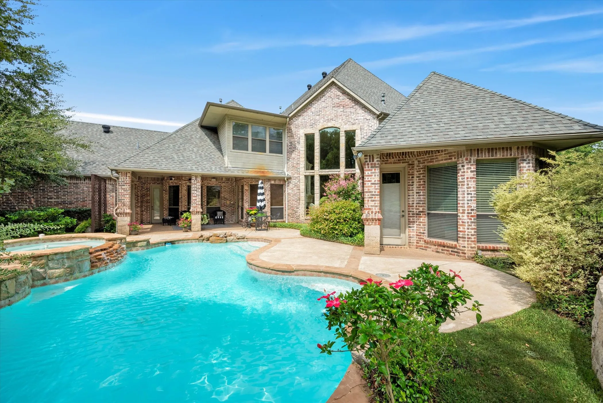 Single Family Residence For Sale in Tarrant County , 205 Raintree Court, Colleyville, Texas 76034, 5 Bedroom, 6 Bathroom, 4 Garage spaces, 5,143 Sqft, built in 2004, mls#21344881, Real Estate Agent in Colleyville, Homes For Sale in Tarrant county, Homes For Sale in Colleyville, Realtor in Colleyville Texas, Real Estate Brokerage Independent Realty Texas, Luminita Cordes Realtor