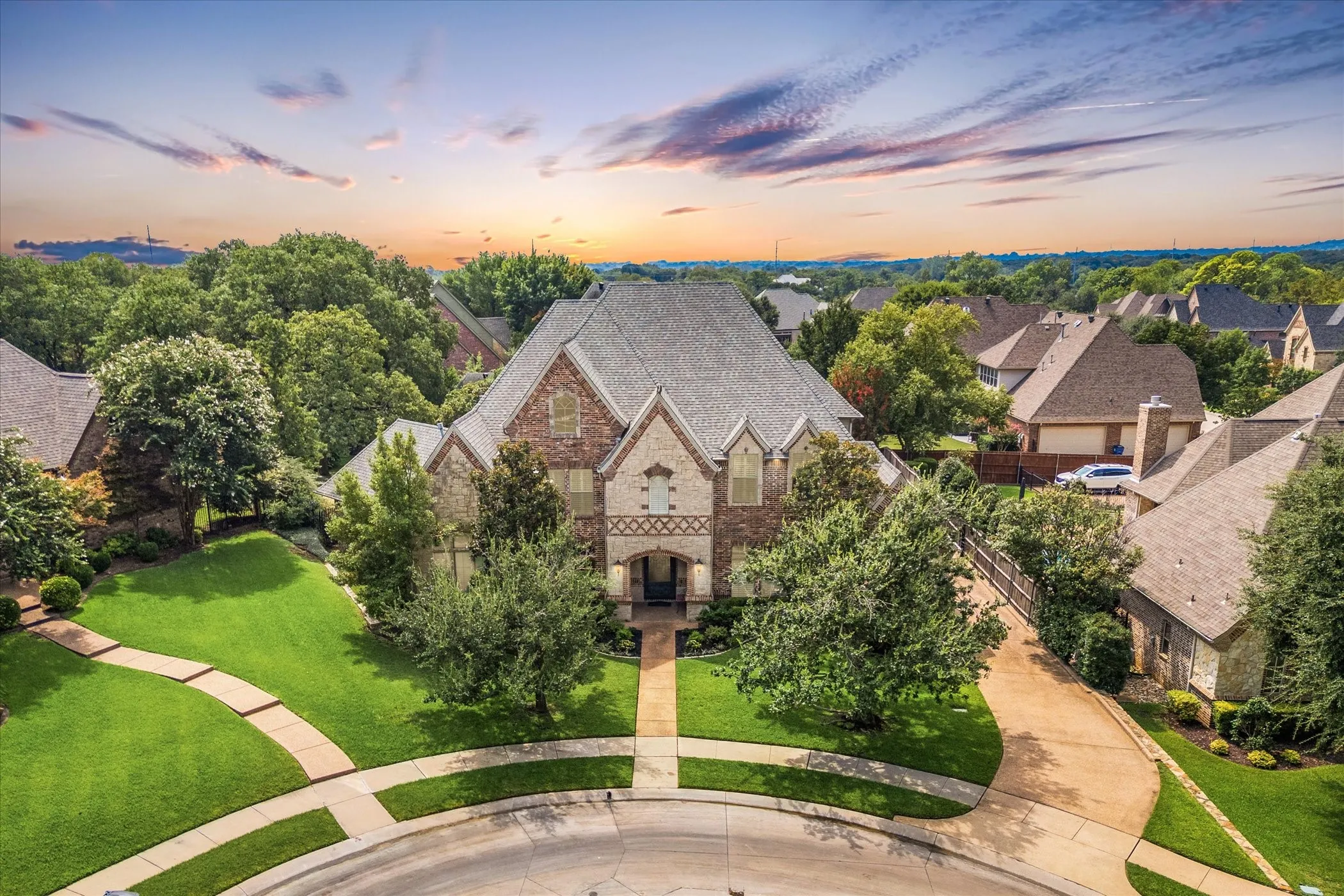 Single Family Residence For Sale in Tarrant County , 205 Raintree Court, Colleyville, Texas 76034, 5 Bedroom, 6 Bathroom, 4 Garage spaces, 5,143 Sqft, built in 2004, mls#21344881, Real Estate Agent in Colleyville, Homes For Sale in Tarrant county, Homes For Sale in Colleyville, Realtor in Colleyville Texas, Real Estate Brokerage Independent Realty Texas, Luminita Cordes Realtor