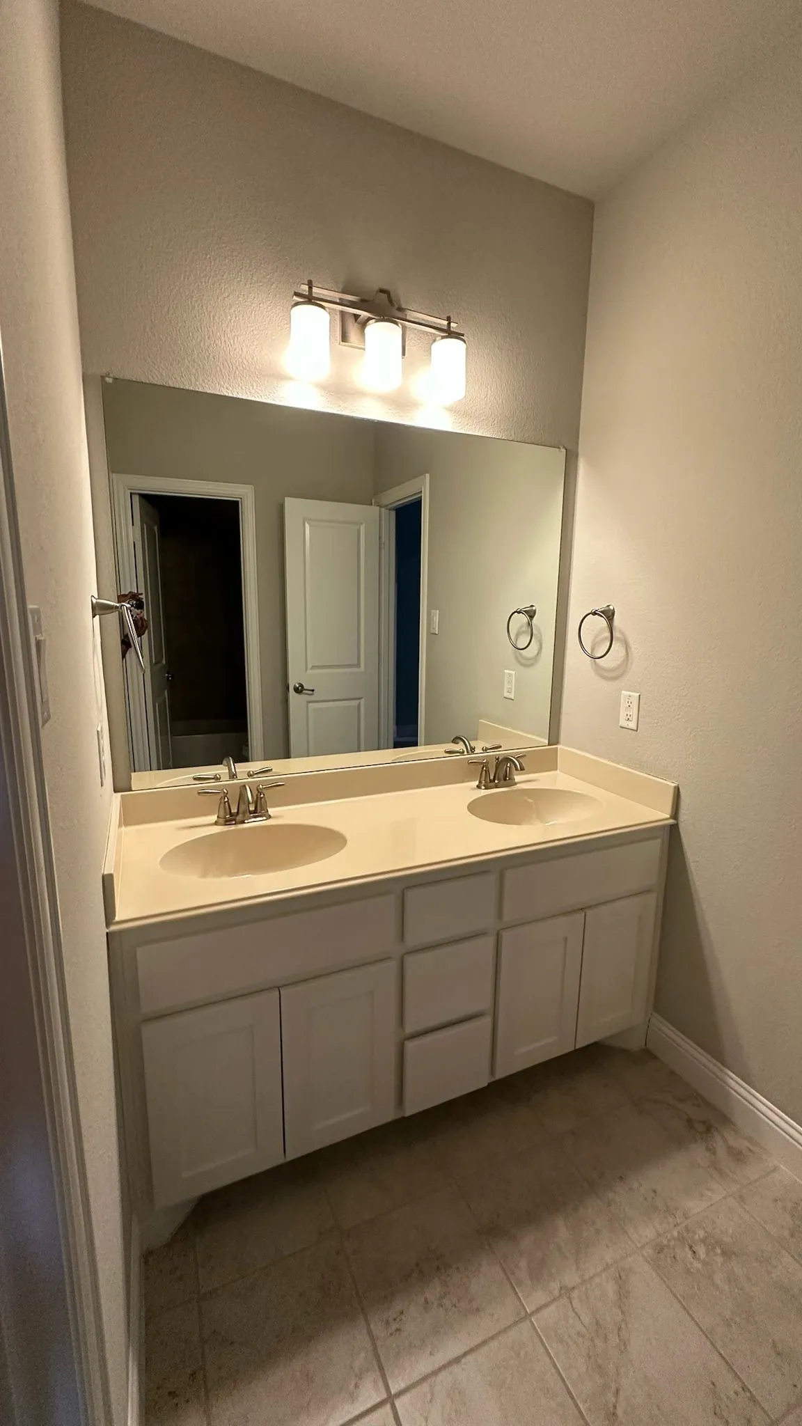 Single Family Residence For Rent in Collin County , 8533 Pine Valley Drive, Mc Kinney, Texas 75070, 4 Bedroom, 4 Bathroom, 3 Garage spaces, 3,461 Sqft, built in 2017, Price $3,600, mls#21354216, Real Estate Agent in Mc Kinney, Homes For Rent in Collin county, Homes For Rent in Mc Kinney, Realtor in Mc Kinney Texas, Real Estate Brokerage Independent Realty Texas, Luminita Cordes Realtor