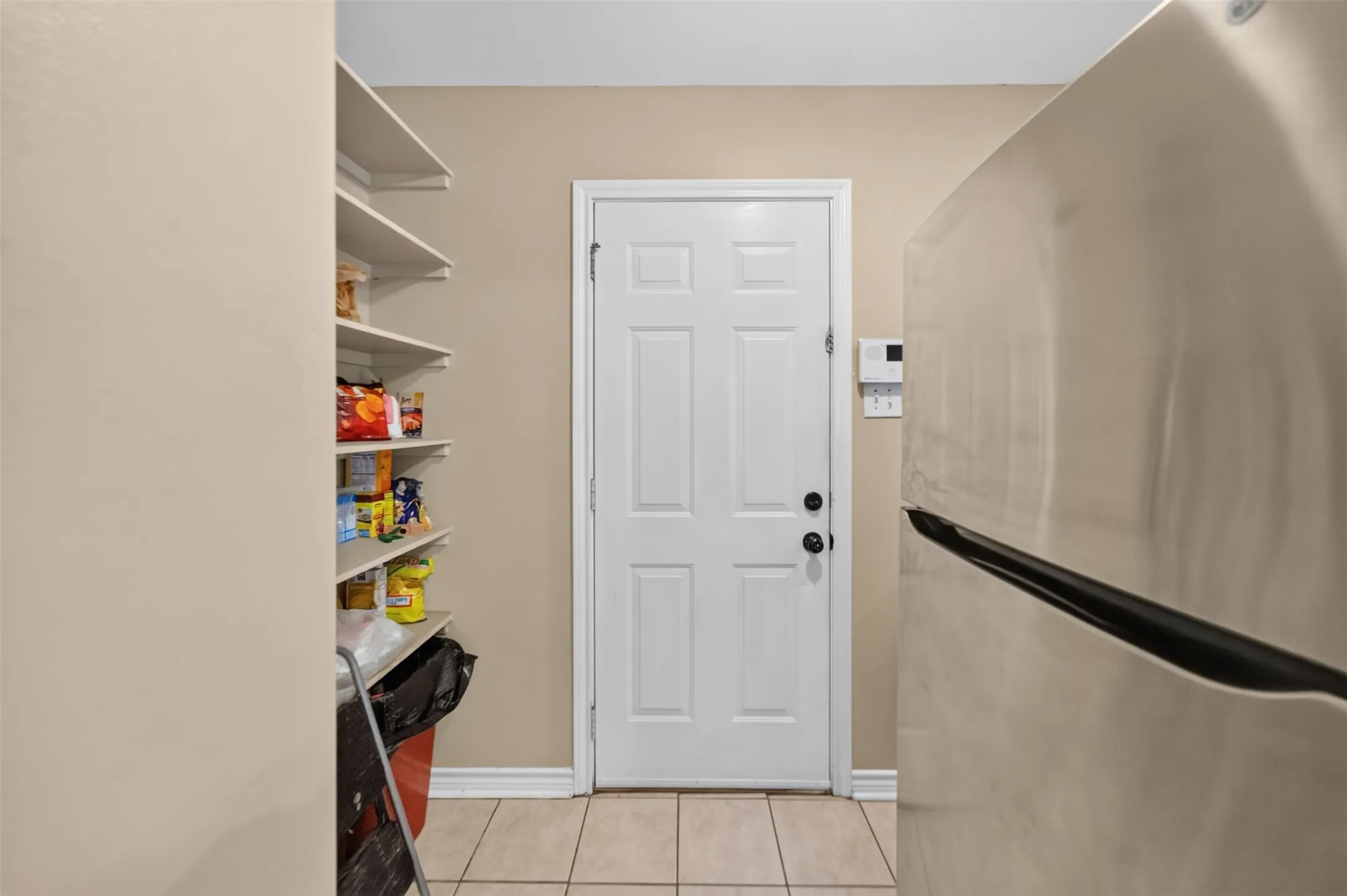 Single Family Residence For Sale in Smith County , 9314 Londonderry, Tyler, Texas 75703, 4 Bedroom, 2 Bathroom, 2 Garage spaces, 1,760 Sqft, built in 1995, mls#21355096, Real Estate Agent in Tyler, Homes For Sale in Smith county, Homes For Sale in Tyler, Realtor in Tyler Texas, Real Estate Brokerage Independent Realty Texas, Luminita Cordes Realtor