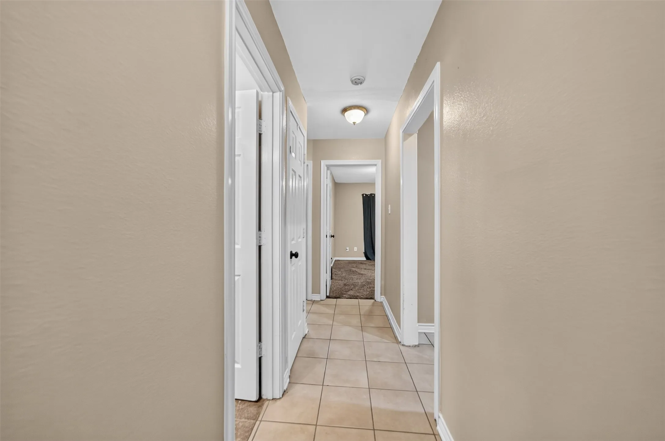 Single Family Residence For Sale in Smith County , 9314 Londonderry, Tyler, Texas 75703, 4 Bedroom, 2 Bathroom, 2 Garage spaces, 1,760 Sqft, built in 1995, mls#21355096, Real Estate Agent in Tyler, Homes For Sale in Smith county, Homes For Sale in Tyler, Realtor in Tyler Texas, Real Estate Brokerage Independent Realty Texas, Luminita Cordes Realtor