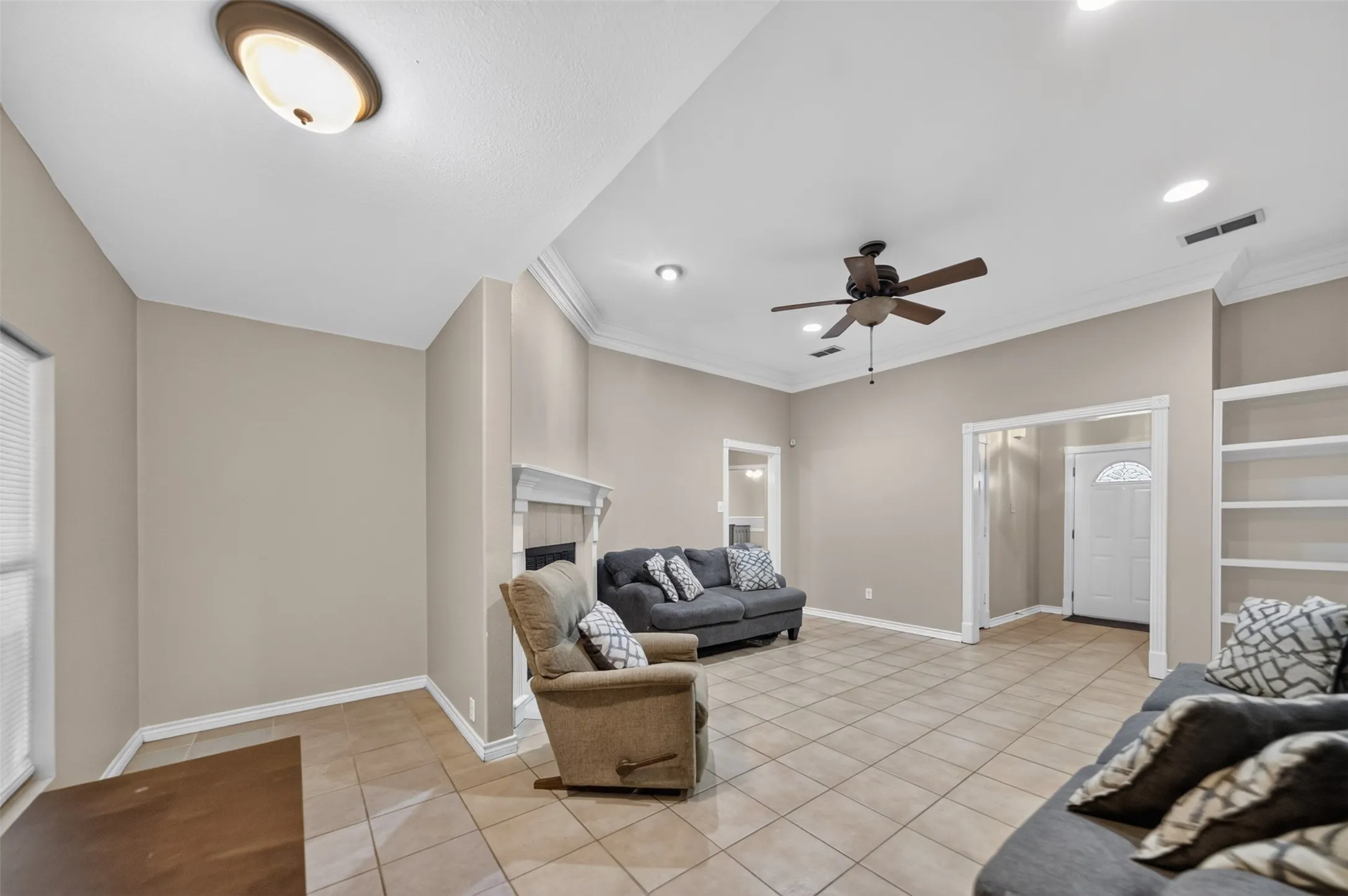 Single Family Residence For Sale in Smith County , 9314 Londonderry, Tyler, Texas 75703, 4 Bedroom, 2 Bathroom, 2 Garage spaces, 1,760 Sqft, built in 1995, mls#21355096, Real Estate Agent in Tyler, Homes For Sale in Smith county, Homes For Sale in Tyler, Realtor in Tyler Texas, Real Estate Brokerage Independent Realty Texas, Luminita Cordes Realtor