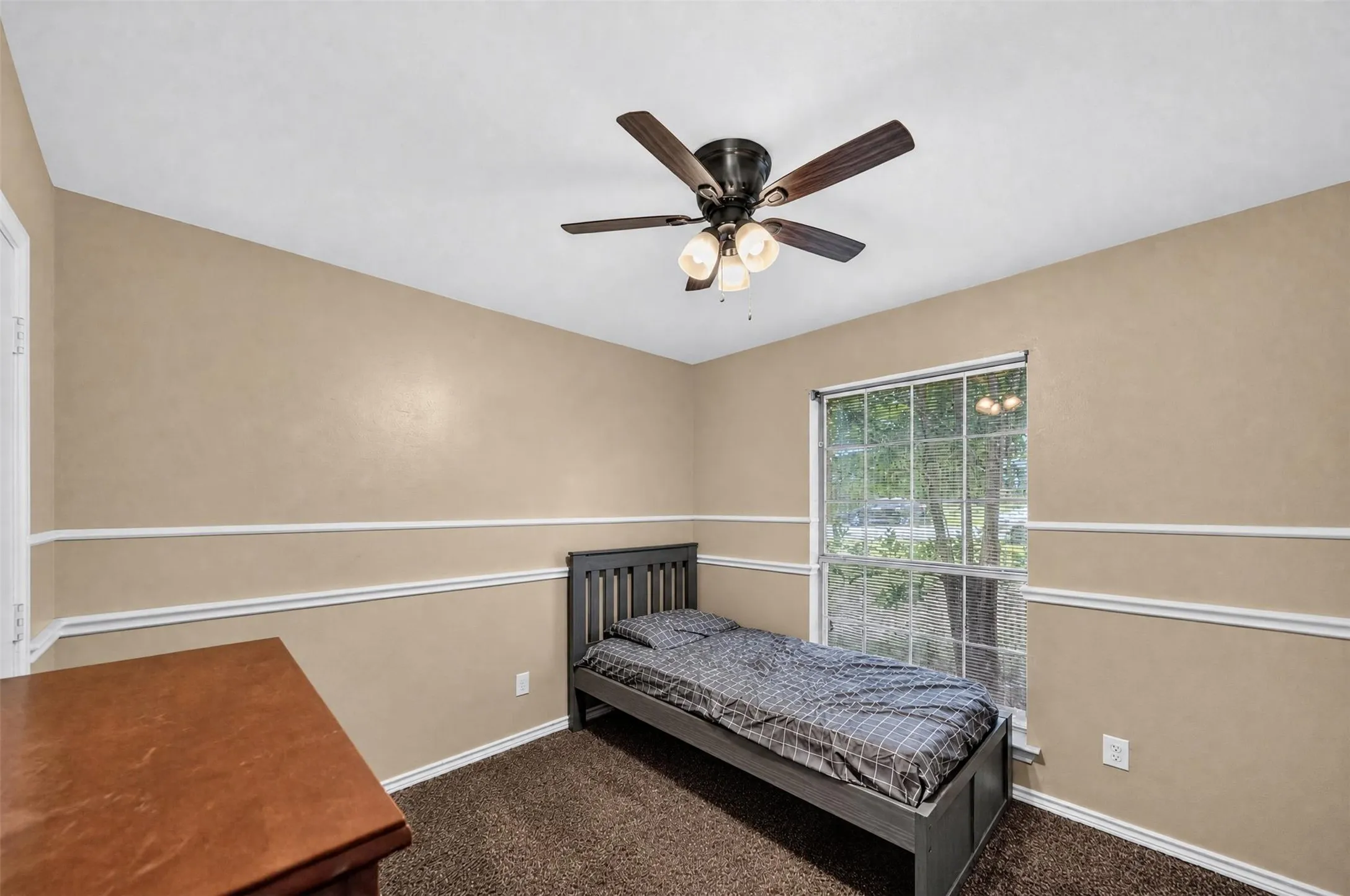 Single Family Residence For Sale in Smith County , 9314 Londonderry, Tyler, Texas 75703, 4 Bedroom, 2 Bathroom, 2 Garage spaces, 1,760 Sqft, built in 1995, mls#21355096, Real Estate Agent in Tyler, Homes For Sale in Smith county, Homes For Sale in Tyler, Realtor in Tyler Texas, Real Estate Brokerage Independent Realty Texas, Luminita Cordes Realtor
