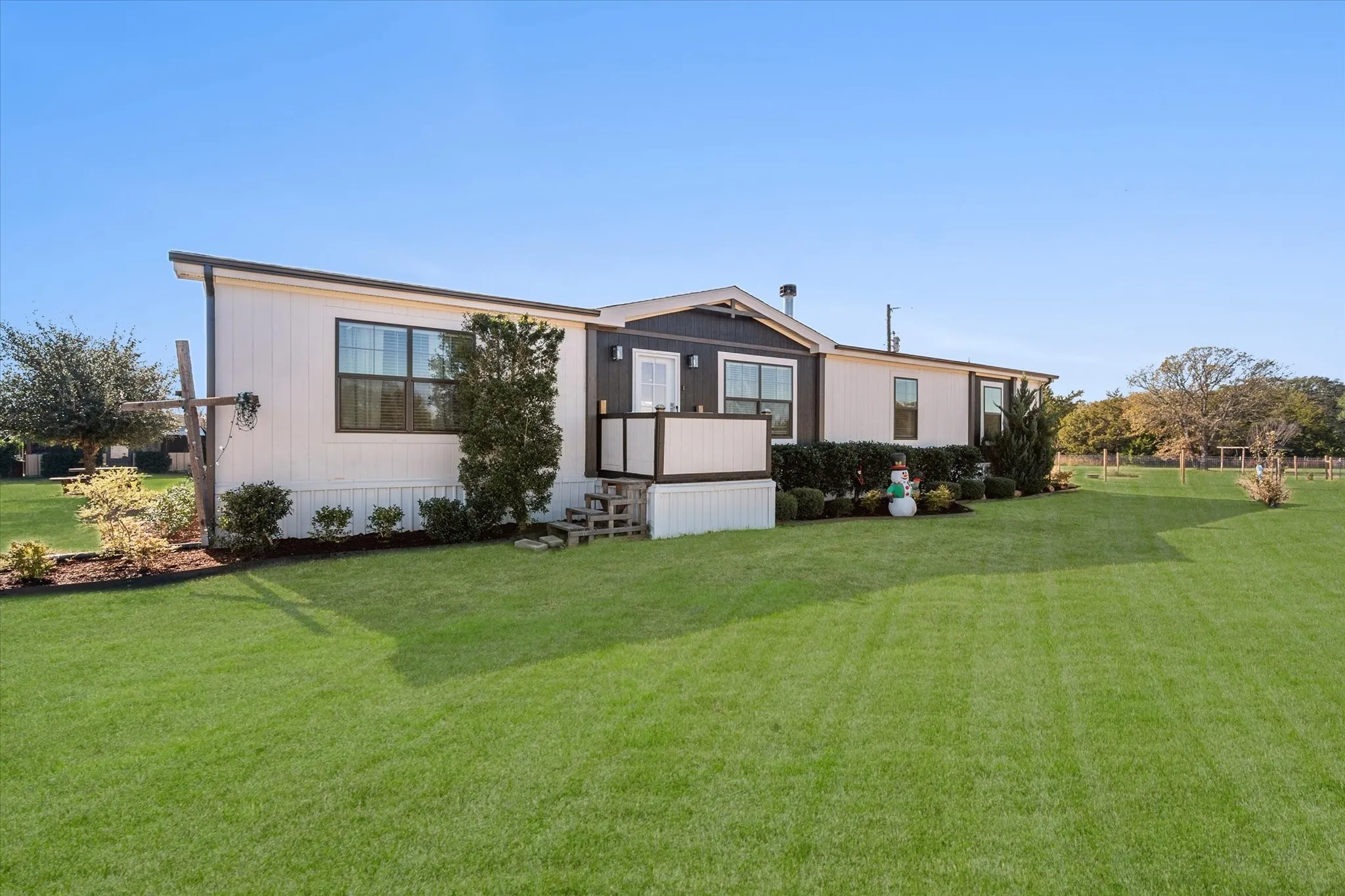 Mobile Home For Sale in Navarro County , 16857 Fm 639 E, Purdon, Texas 76679, 4 Bedroom, 3 Bathroom, 1 Garage spaces, 2,040 Sqft, built in 2024, Price $499,999, mls#21355349, Real Estate Agent in Purdon, Homes For Sale in Navarro county, Homes For Sale in Purdon, Realtor in Purdon Texas, Real Estate Brokerage Independent Realty Texas, Luminita Cordes Realtor