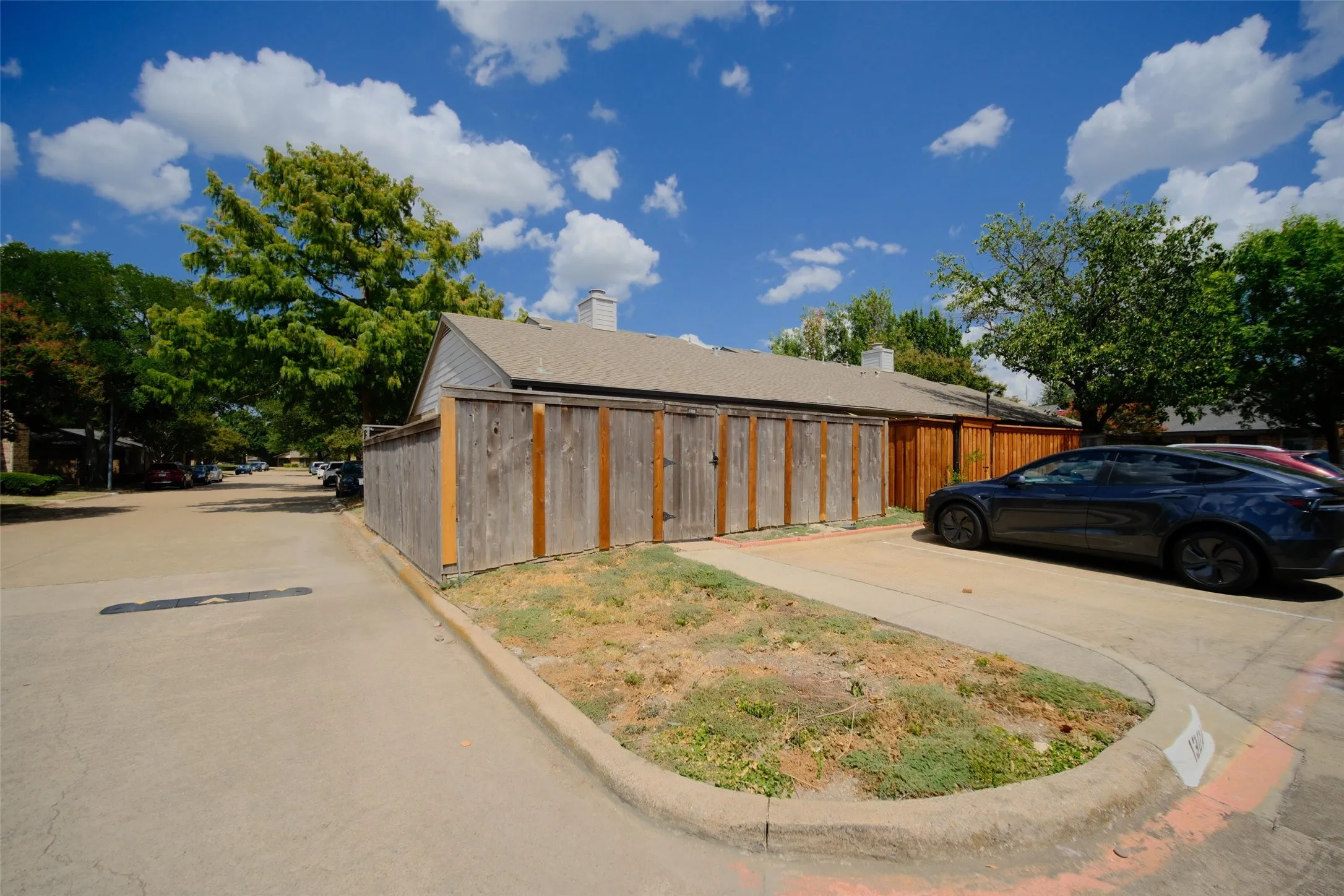 Single Family Residence For Rent in Dallas County , 2111 E Beltline Road, Richardson, Texas 75081, 2 Bedroom, 1 Bathroom, Garage spaces, 908 Sqft, built in 1982, mls#21352031, Real Estate Agent in Richardson, Homes For Rent in Dallas county, Homes For Rent in Richardson, Realtor in Richardson Texas, Real Estate Brokerage Independent Realty Texas, Luminita Cordes Realtor