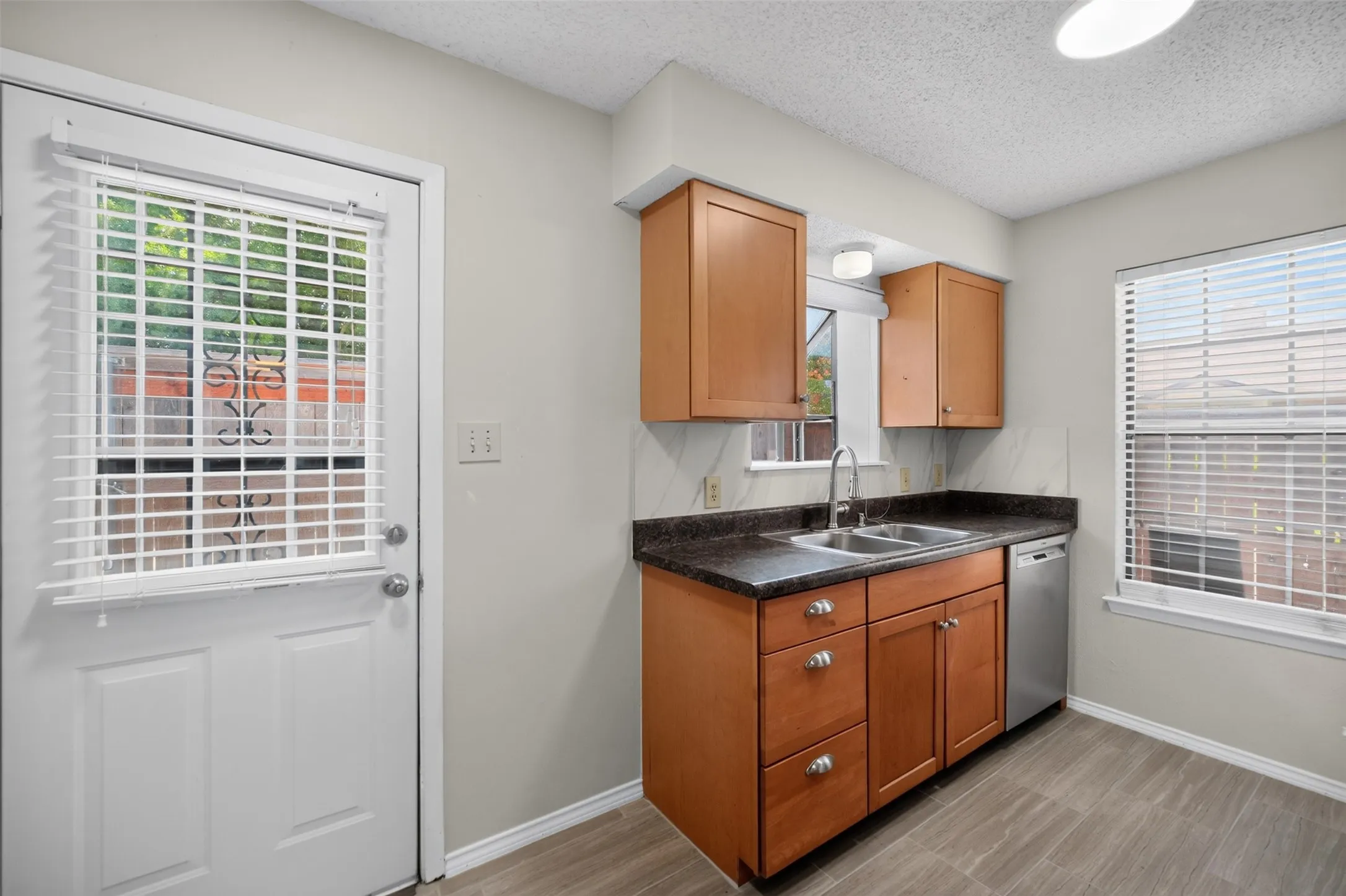 Single Family Residence For Rent in Dallas County , 2111 E Beltline Road, Richardson, Texas 75081, 2 Bedroom, 1 Bathroom, Garage spaces, 908 Sqft, built in 1982, mls#21352031, Real Estate Agent in Richardson, Homes For Rent in Dallas county, Homes For Rent in Richardson, Realtor in Richardson Texas, Real Estate Brokerage Independent Realty Texas, Luminita Cordes Realtor