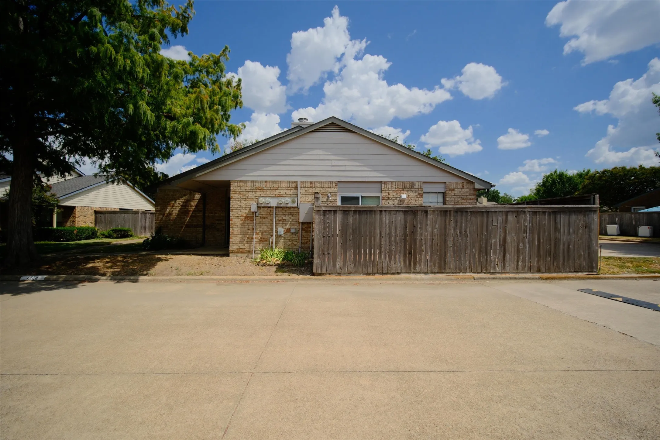 Single Family Residence For Rent in Dallas County , 2111 E Beltline Road, Richardson, Texas 75081, 2 Bedroom, 1 Bathroom, Garage spaces, 908 Sqft, built in 1982, mls#21352031, Real Estate Agent in Richardson, Homes For Rent in Dallas county, Homes For Rent in Richardson, Realtor in Richardson Texas, Real Estate Brokerage Independent Realty Texas, Luminita Cordes Realtor