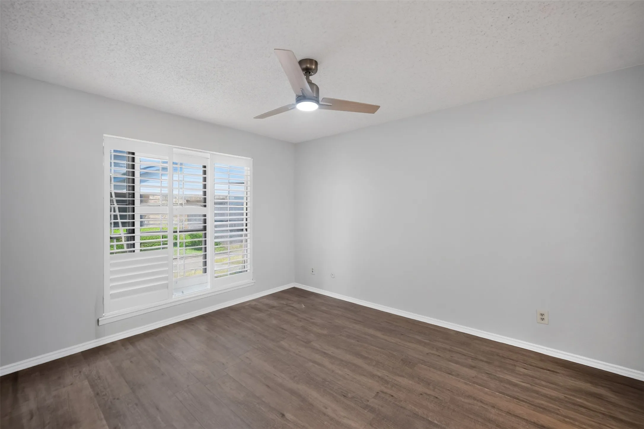 Single Family Residence For Rent in Dallas County , 2111 E Beltline Road, Richardson, Texas 75081, 2 Bedroom, 1 Bathroom, Garage spaces, 908 Sqft, built in 1982, mls#21352031, Real Estate Agent in Richardson, Homes For Rent in Dallas county, Homes For Rent in Richardson, Realtor in Richardson Texas, Real Estate Brokerage Independent Realty Texas, Luminita Cordes Realtor