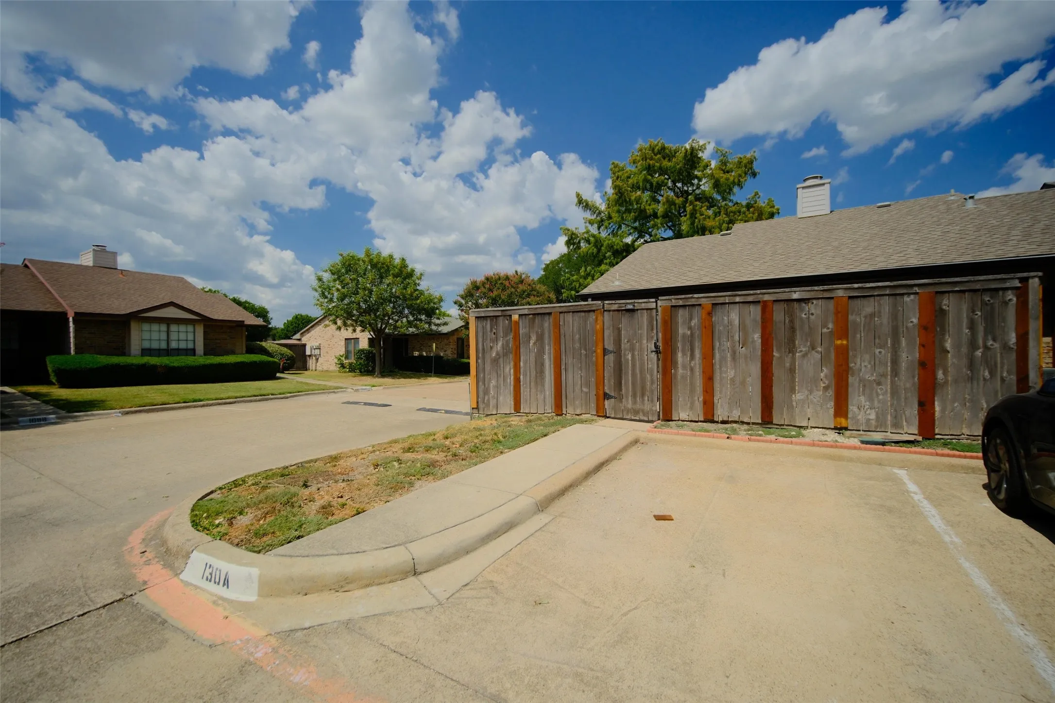 Single Family Residence For Rent in Dallas County , 2111 E Beltline Road, Richardson, Texas 75081, 2 Bedroom, 1 Bathroom, Garage spaces, 908 Sqft, built in 1982, mls#21352031, Real Estate Agent in Richardson, Homes For Rent in Dallas county, Homes For Rent in Richardson, Realtor in Richardson Texas, Real Estate Brokerage Independent Realty Texas, Luminita Cordes Realtor