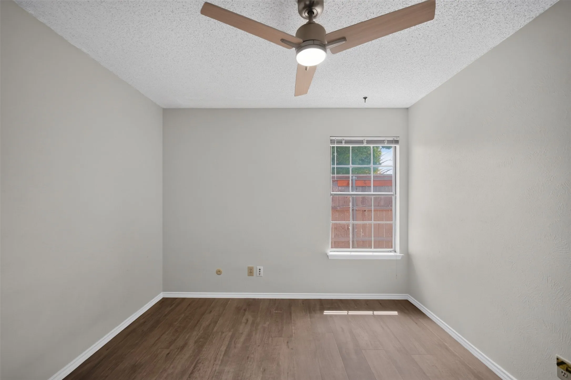 Single Family Residence For Rent in Dallas County , 2111 E Beltline Road, Richardson, Texas 75081, 2 Bedroom, 1 Bathroom, Garage spaces, 908 Sqft, built in 1982, mls#21352031, Real Estate Agent in Richardson, Homes For Rent in Dallas county, Homes For Rent in Richardson, Realtor in Richardson Texas, Real Estate Brokerage Independent Realty Texas, Luminita Cordes Realtor