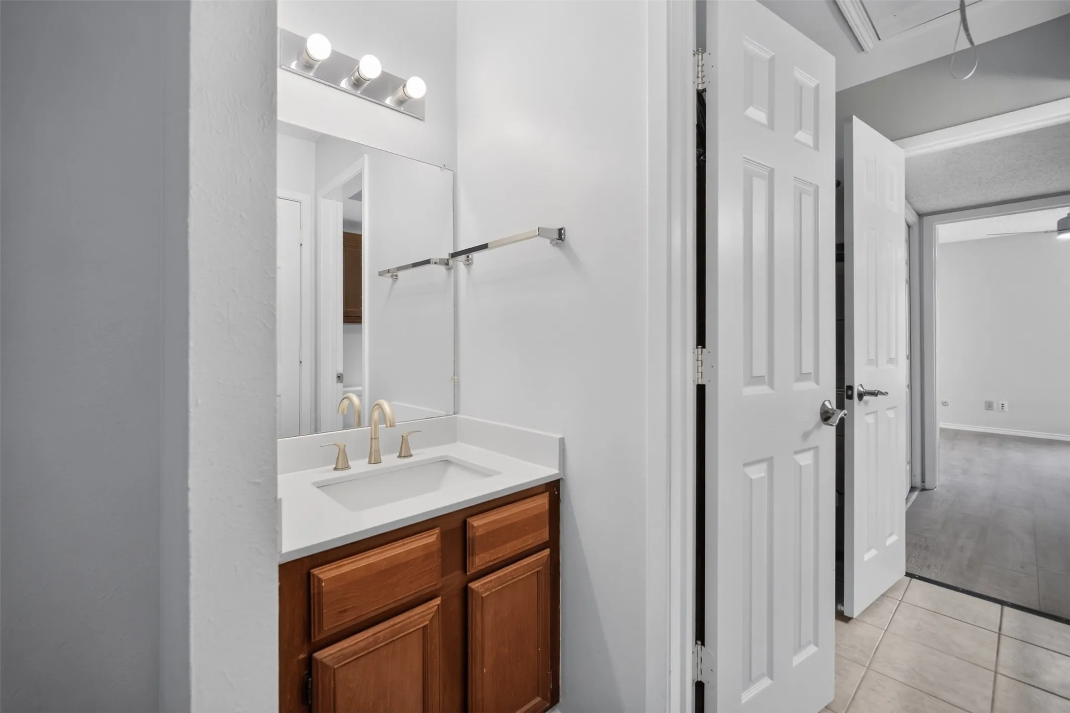Single Family Residence For Rent in Dallas County , 2111 E Beltline Road, Richardson, Texas 75081, 2 Bedroom, 1 Bathroom, Garage spaces, 908 Sqft, built in 1982, mls#21352031, Real Estate Agent in Richardson, Homes For Rent in Dallas county, Homes For Rent in Richardson, Realtor in Richardson Texas, Real Estate Brokerage Independent Realty Texas, Luminita Cordes Realtor