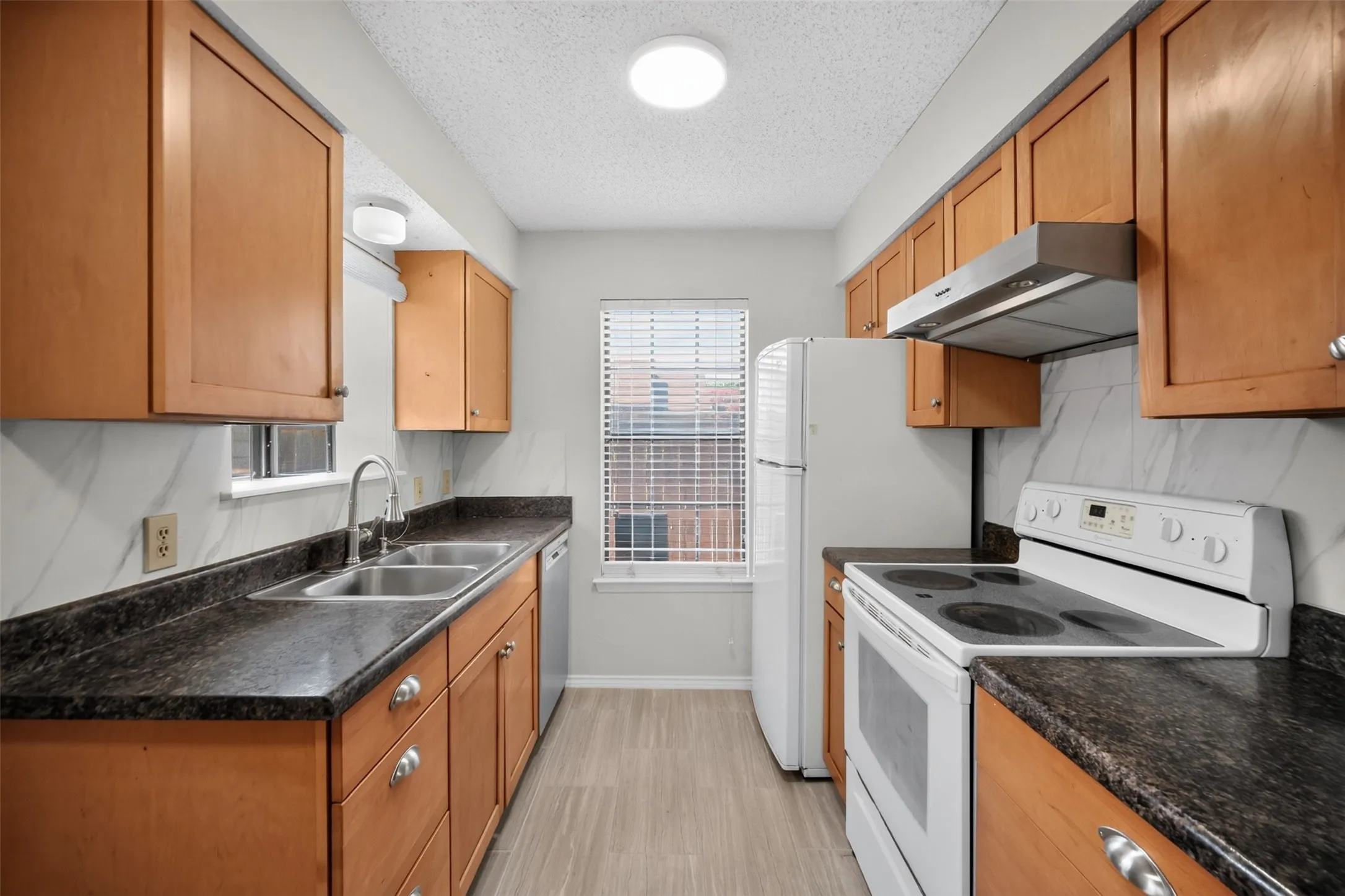 Single Family Residence For Rent in Dallas County , 2111 E Beltline Road, Richardson, Texas 75081, 2 Bedroom, 1 Bathroom, Garage spaces, 908 Sqft, built in 1982, mls#21352031, Real Estate Agent in Richardson, Homes For Rent in Dallas county, Homes For Rent in Richardson, Realtor in Richardson Texas, Real Estate Brokerage Independent Realty Texas, Luminita Cordes Realtor
