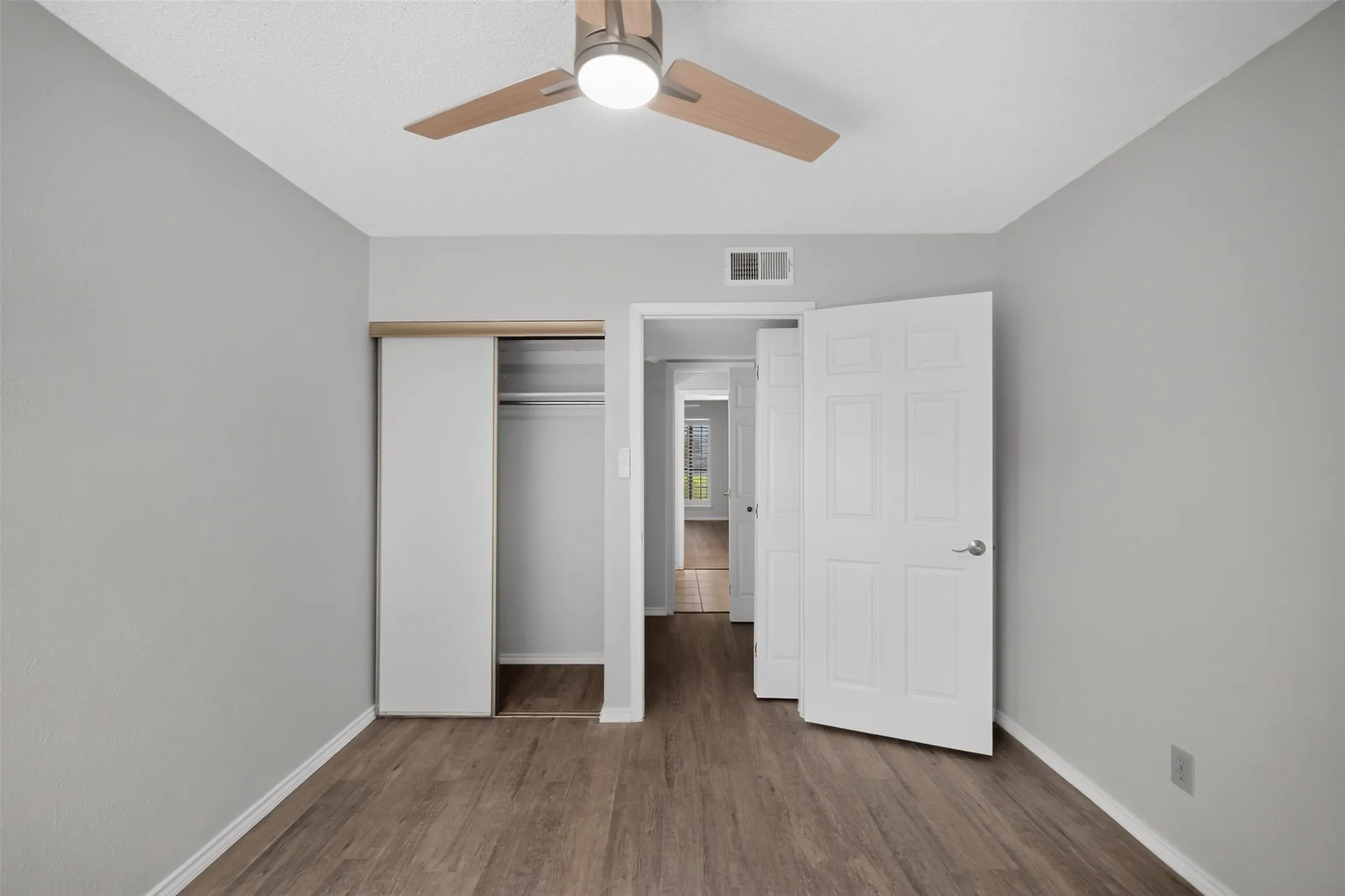 Single Family Residence For Rent in Dallas County , 2111 E Beltline Road, Richardson, Texas 75081, 2 Bedroom, 1 Bathroom, Garage spaces, 908 Sqft, built in 1982, mls#21352031, Real Estate Agent in Richardson, Homes For Rent in Dallas county, Homes For Rent in Richardson, Realtor in Richardson Texas, Real Estate Brokerage Independent Realty Texas, Luminita Cordes Realtor