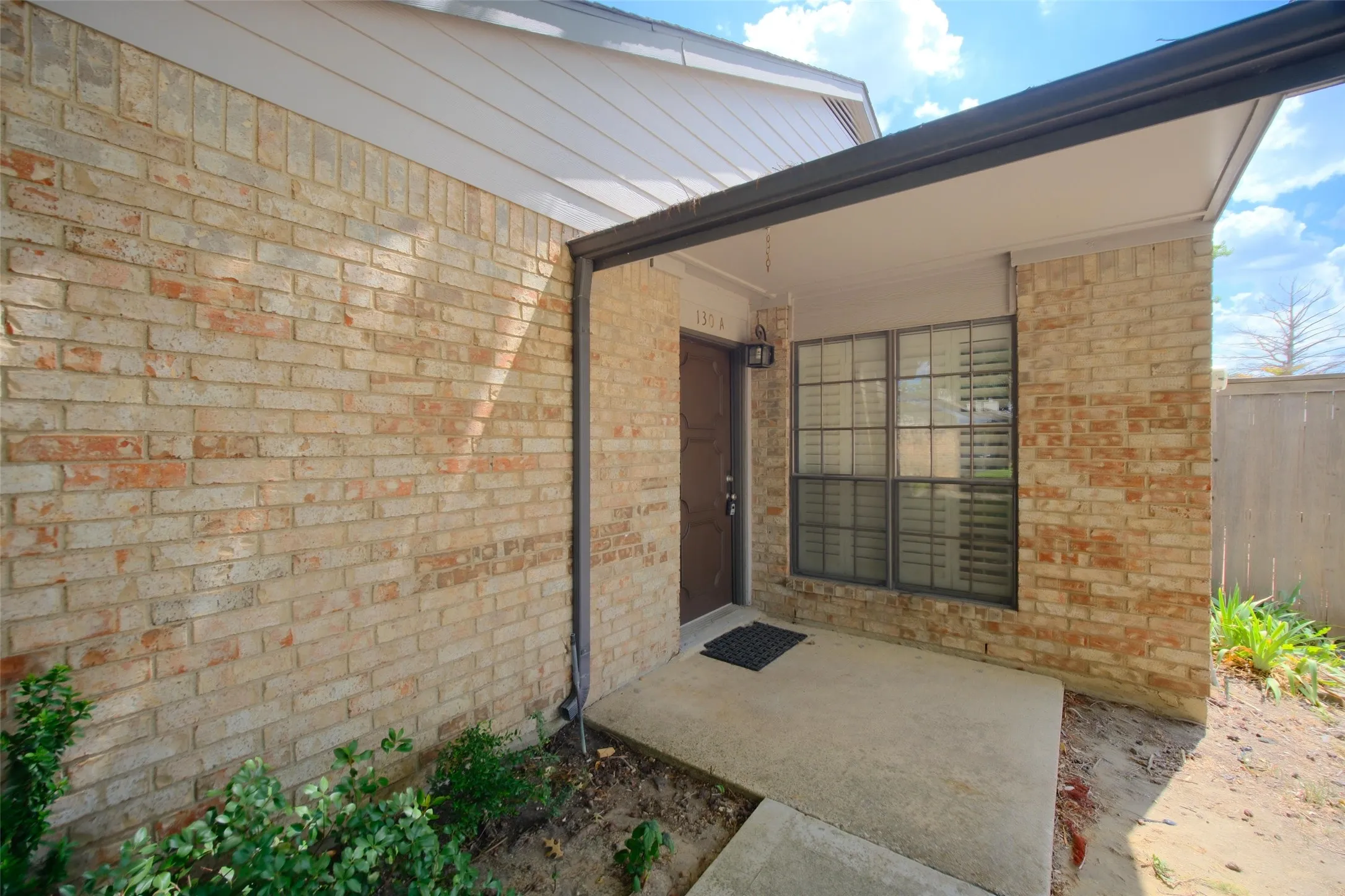 Single Family Residence For Rent in Dallas County , 2111 E Beltline Road, Richardson, Texas 75081, 2 Bedroom, 1 Bathroom, Garage spaces, 908 Sqft, built in 1982, mls#21352031, Real Estate Agent in Richardson, Homes For Rent in Dallas county, Homes For Rent in Richardson, Realtor in Richardson Texas, Real Estate Brokerage Independent Realty Texas, Luminita Cordes Realtor