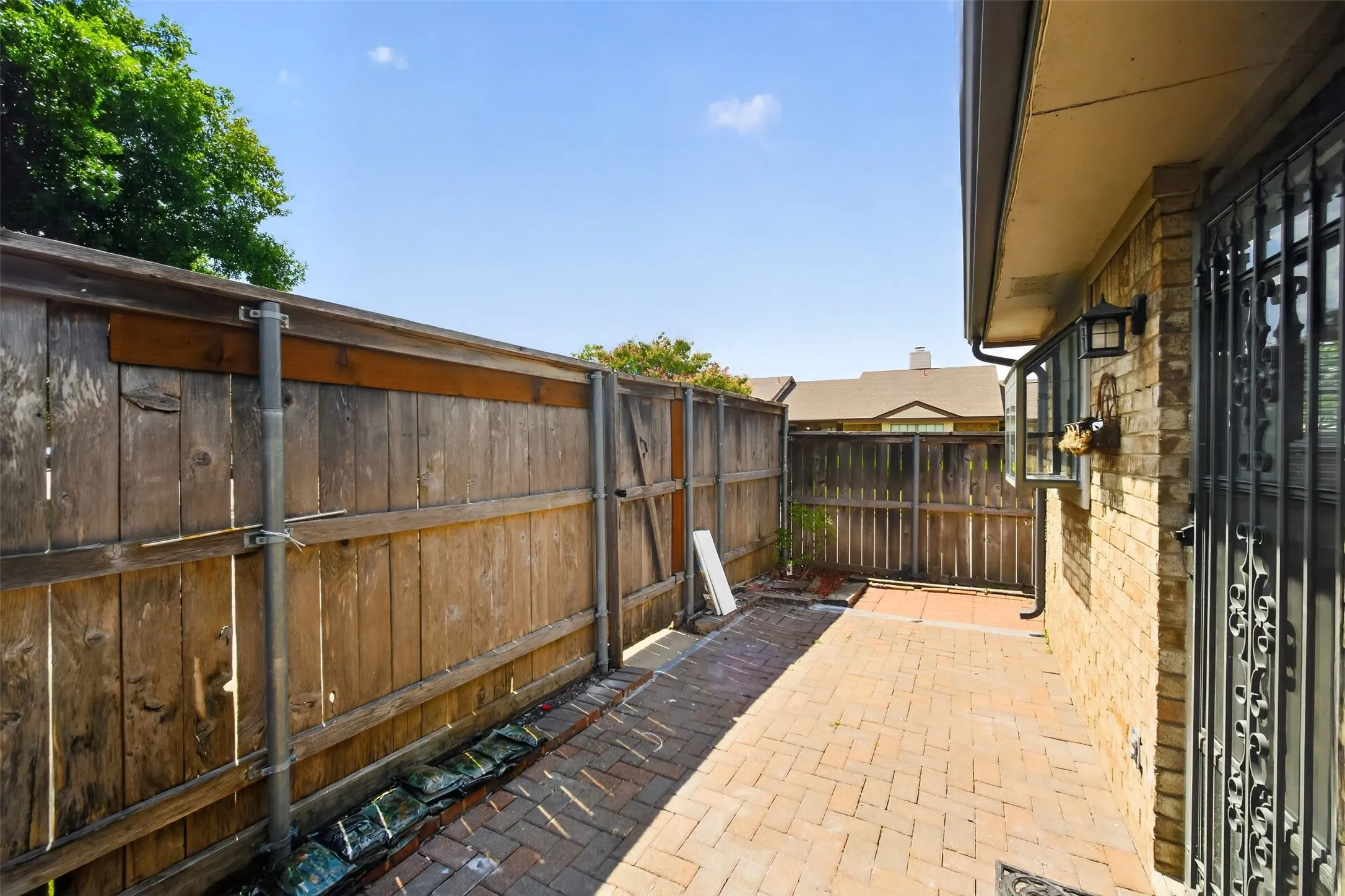 Single Family Residence For Rent in Dallas County , 2111 E Beltline Road, Richardson, Texas 75081, 2 Bedroom, 1 Bathroom, Garage spaces, 908 Sqft, built in 1982, mls#21352031, Real Estate Agent in Richardson, Homes For Rent in Dallas county, Homes For Rent in Richardson, Realtor in Richardson Texas, Real Estate Brokerage Independent Realty Texas, Luminita Cordes Realtor
