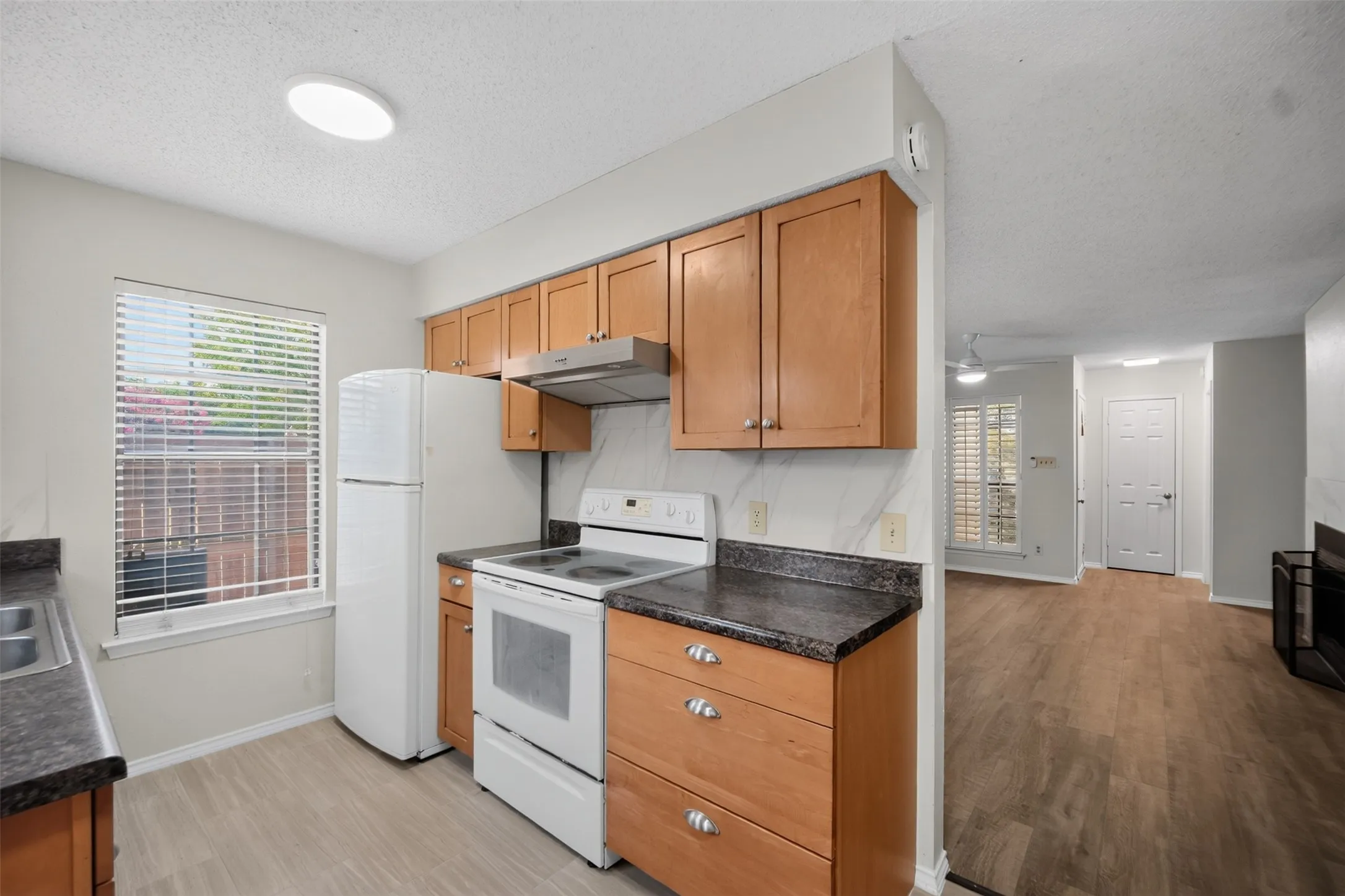 Single Family Residence For Rent in Dallas County , 2111 E Beltline Road, Richardson, Texas 75081, 2 Bedroom, 1 Bathroom, Garage spaces, 908 Sqft, built in 1982, mls#21352031, Real Estate Agent in Richardson, Homes For Rent in Dallas county, Homes For Rent in Richardson, Realtor in Richardson Texas, Real Estate Brokerage Independent Realty Texas, Luminita Cordes Realtor