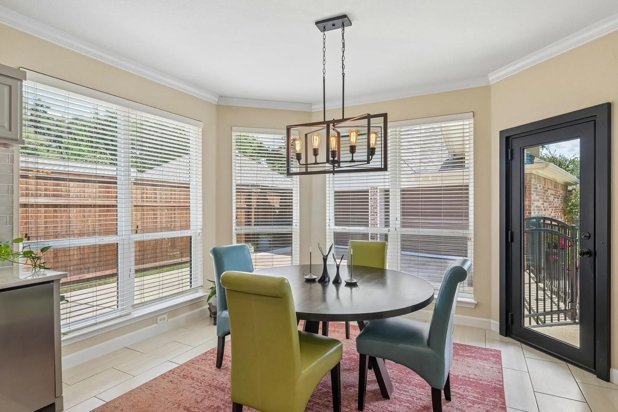 Single Family Residence For Sale in Tarrant County , 1810 Windsong Circle, Keller, Texas 76248, 4 Bedroom, 4 Bathroom, 2 Garage spaces, 3,868 Sqft, built in 1998, mls#21355245, Real Estate Agent in Keller, Homes For Sale in Tarrant county, Homes For Sale in Keller, Realtor in Keller Texas, Real Estate Brokerage Independent Realty Texas, Luminita Cordes Realtor