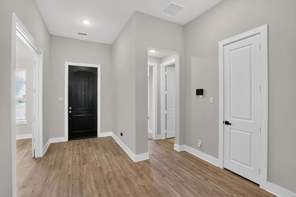 Single Family Residence For Sale in Ellis County , 2405 Hitchford Street, Midlothian, Texas 76065, 3 Bedroom, 3 Bathroom, 2 Garage spaces, 2,606 Sqft, built in 2024, mls#21342713, Real Estate Agent in Midlothian, Homes For Sale in Ellis county, Homes For Sale in Midlothian, Realtor in Midlothian Texas, Real Estate Brokerage Independent Realty Texas, Luminita Cordes Realtor