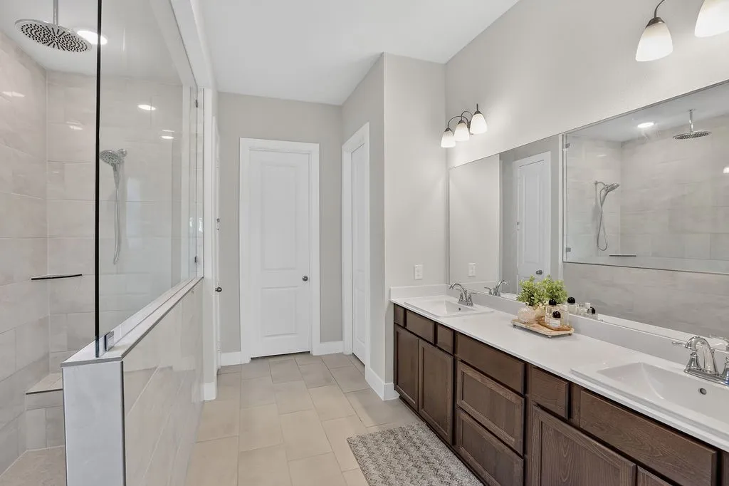 Single Family Residence For Sale in Ellis County , 2405 Hitchford Street, Midlothian, Texas 76065, 3 Bedroom, 3 Bathroom, 2 Garage spaces, 2,606 Sqft, built in 2024, mls#21342713, Real Estate Agent in Midlothian, Homes For Sale in Ellis county, Homes For Sale in Midlothian, Realtor in Midlothian Texas, Real Estate Brokerage Independent Realty Texas, Luminita Cordes Realtor