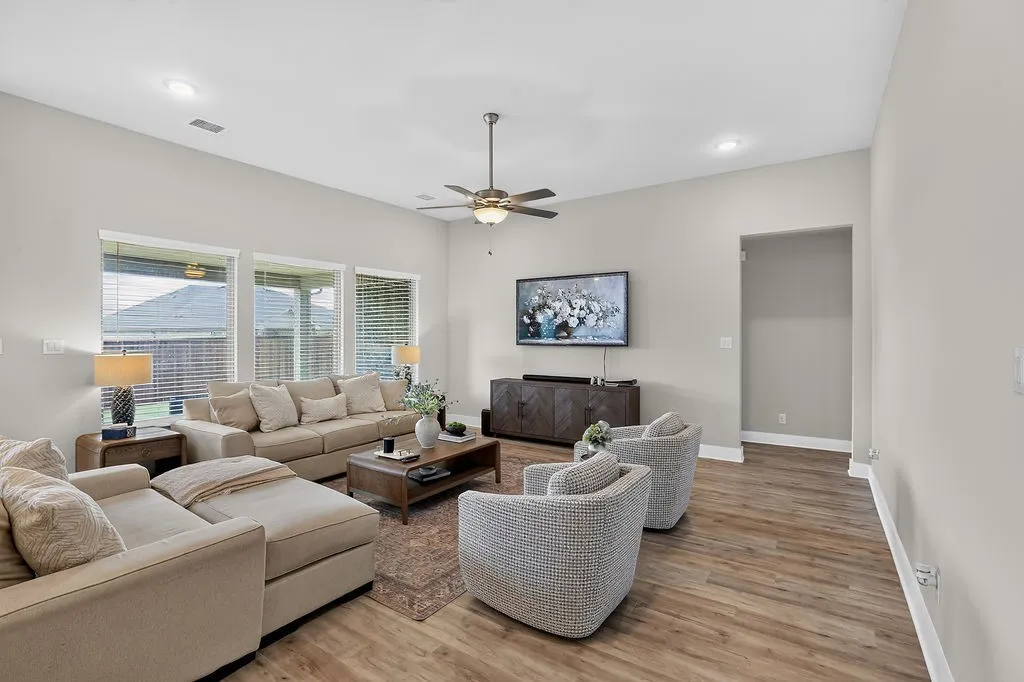 Single Family Residence For Sale in Ellis County , 2405 Hitchford Street, Midlothian, Texas 76065, 3 Bedroom, 3 Bathroom, 2 Garage spaces, 2,606 Sqft, built in 2024, mls#21342713, Real Estate Agent in Midlothian, Homes For Sale in Ellis county, Homes For Sale in Midlothian, Realtor in Midlothian Texas, Real Estate Brokerage Independent Realty Texas, Luminita Cordes Realtor