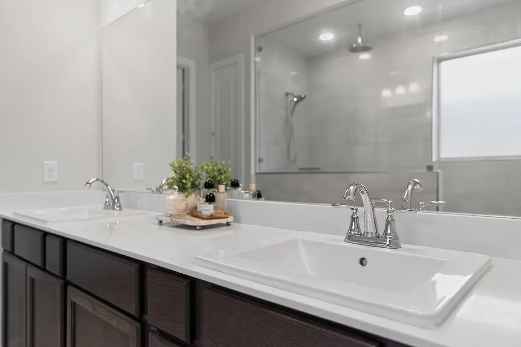 Single Family Residence For Sale in Ellis County , 2405 Hitchford Street, Midlothian, Texas 76065, 3 Bedroom, 3 Bathroom, 2 Garage spaces, 2,606 Sqft, built in 2024, mls#21342713, Real Estate Agent in Midlothian, Homes For Sale in Ellis county, Homes For Sale in Midlothian, Realtor in Midlothian Texas, Real Estate Brokerage Independent Realty Texas, Luminita Cordes Realtor