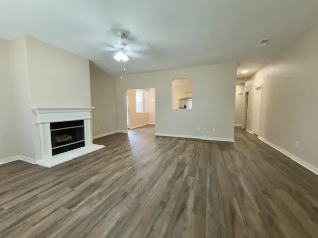 Single Family Residence For Rent in Tarrant County , 4425 Park Creek Court, Fort Worth, Texas 76137, 3 Bedroom, 2 Bathroom, 2 Garage spaces, 1,525 Sqft, built in 1998, mls#21355450, Real Estate Agent in Fort Worth, Homes For Rent in Tarrant county, Homes For Rent in Fort Worth, Realtor in Fort Worth Texas, Real Estate Brokerage Independent Realty Texas, Luminita Cordes Realtor