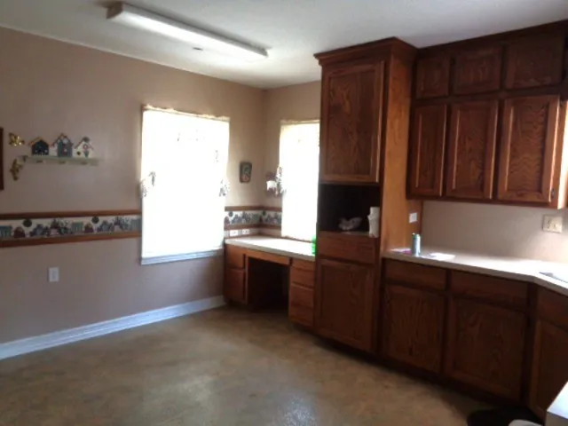 Single Family Residence For Sale in Smith County , 505 Hillcrest Avenue 1, Tyler, Texas 75702, 3 Bedroom, 1 Bathroom, 1 Garage spaces, 1,352 Sqft, built in 1940, mls#21355470, Real Estate Agent in Tyler, Homes For Sale in Smith county, Homes For Sale in Tyler, Realtor in Tyler Texas, Real Estate Brokerage Independent Realty Texas, Luminita Cordes Realtor