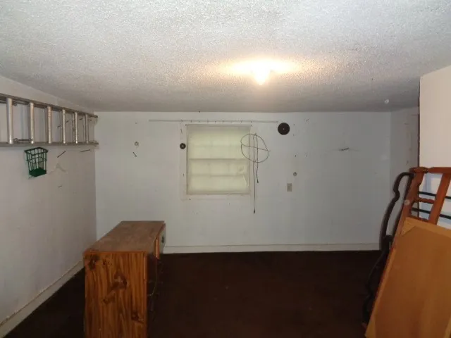 Single Family Residence For Sale in Smith County , 505 Hillcrest Avenue 1, Tyler, Texas 75702, 3 Bedroom, 1 Bathroom, 1 Garage spaces, 1,352 Sqft, built in 1940, mls#21355470, Real Estate Agent in Tyler, Homes For Sale in Smith county, Homes For Sale in Tyler, Realtor in Tyler Texas, Real Estate Brokerage Independent Realty Texas, Luminita Cordes Realtor