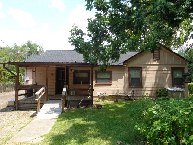 Single Family Residence For Sale in Smith County , 505 Hillcrest Avenue 1, Tyler, Texas 75702, 3 Bedroom, 1 Bathroom, 1 Garage spaces, 1,352 Sqft, built in 1940, mls#21355470, Real Estate Agent in Tyler, Homes For Sale in Smith county, Homes For Sale in Tyler, Realtor in Tyler Texas, Real Estate Brokerage Independent Realty Texas, Luminita Cordes Realtor