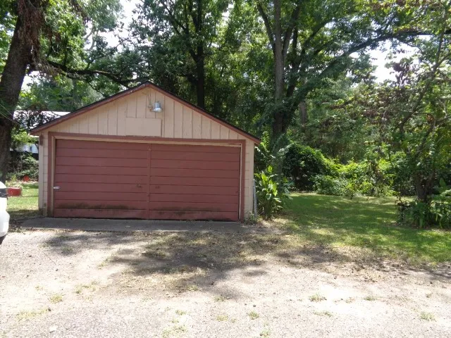 Single Family Residence For Sale in Smith County , 505 Hillcrest Avenue 1, Tyler, Texas 75702, 3 Bedroom, 1 Bathroom, 1 Garage spaces, 1,352 Sqft, built in 1940, mls#21355470, Real Estate Agent in Tyler, Homes For Sale in Smith county, Homes For Sale in Tyler, Realtor in Tyler Texas, Real Estate Brokerage Independent Realty Texas, Luminita Cordes Realtor