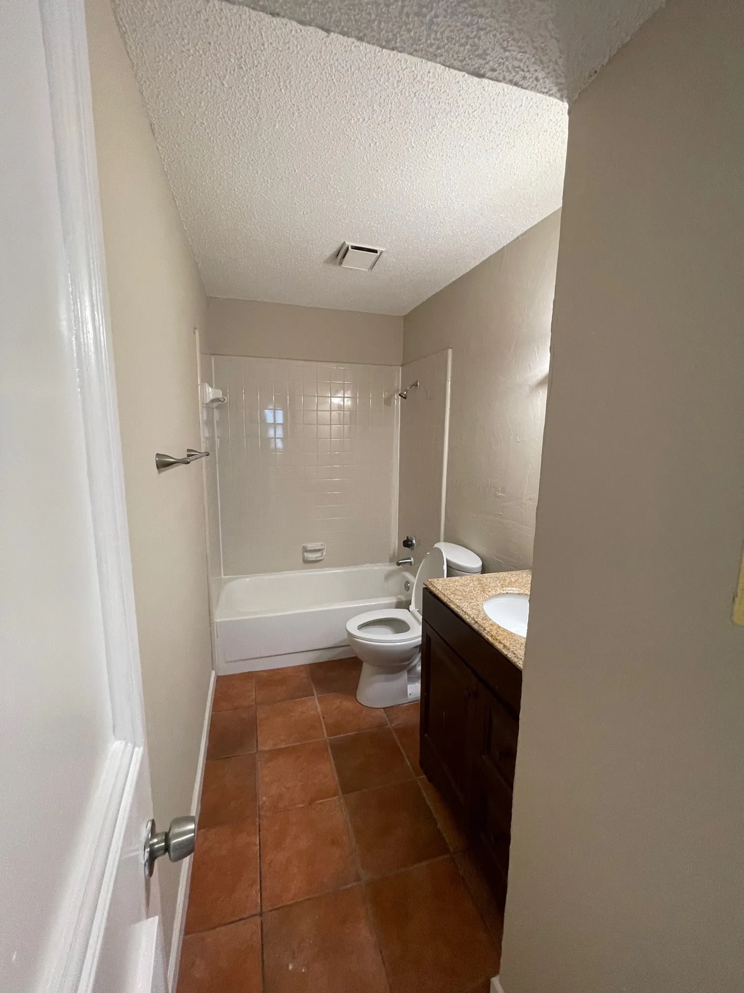 Single Family Residence For Rent in Tarrant County , 5516 Stone Meadow Lane, Fort Worth, Texas 76179, 3 Bedroom, 2 Bathroom, 2 Garage spaces, 1,346 Sqft, built in 1987, mls#21355473, Real Estate Agent in Fort Worth, Homes For Rent in Tarrant county, Homes For Rent in Fort Worth, Realtor in Fort Worth Texas, Real Estate Brokerage Independent Realty Texas, Luminita Cordes Realtor