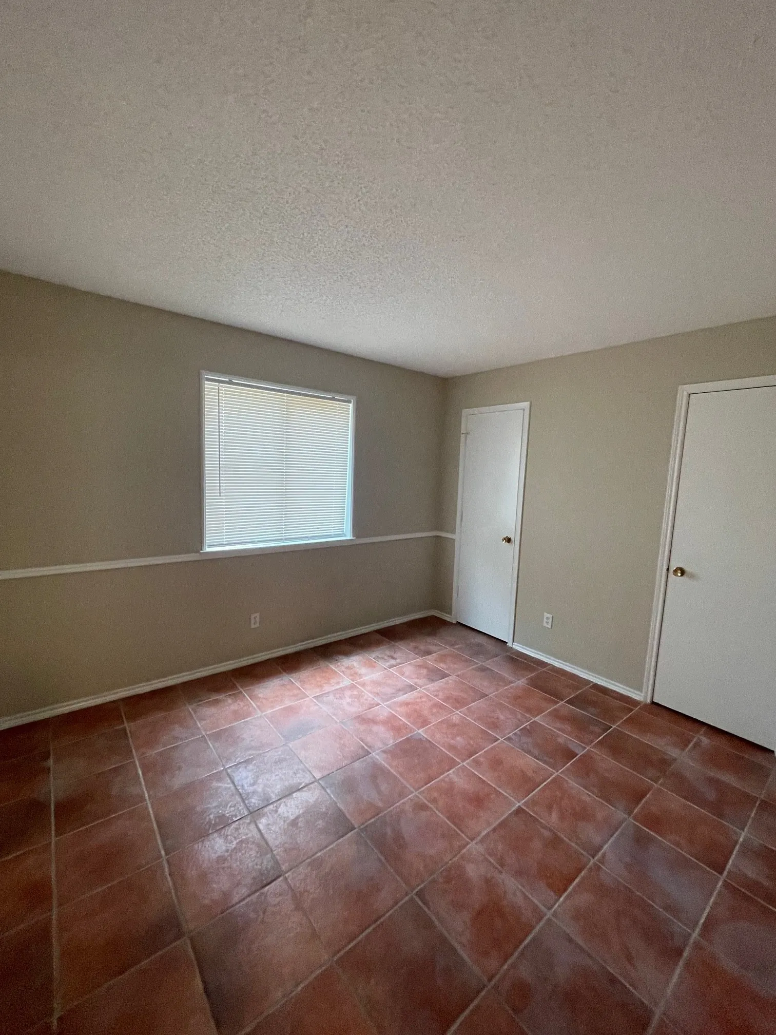 Single Family Residence For Rent in Tarrant County , 5516 Stone Meadow Lane, Fort Worth, Texas 76179, 3 Bedroom, 2 Bathroom, 2 Garage spaces, 1,346 Sqft, built in 1987, mls#21355473, Real Estate Agent in Fort Worth, Homes For Rent in Tarrant county, Homes For Rent in Fort Worth, Realtor in Fort Worth Texas, Real Estate Brokerage Independent Realty Texas, Luminita Cordes Realtor