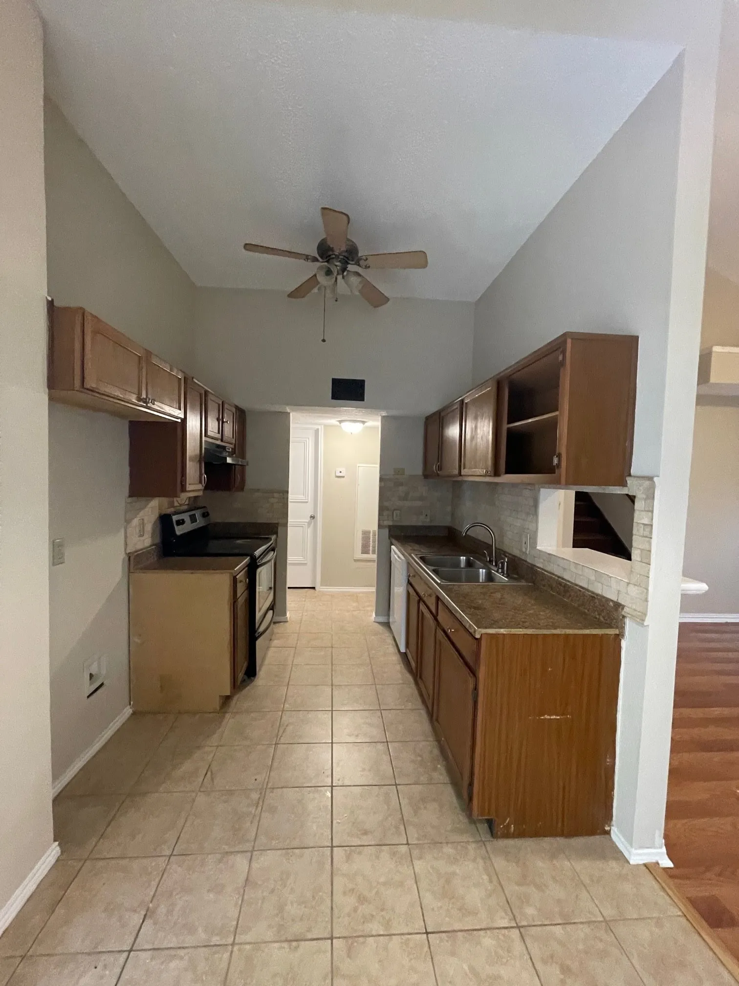 Single Family Residence For Rent in Tarrant County , 5516 Stone Meadow Lane, Fort Worth, Texas 76179, 3 Bedroom, 2 Bathroom, 2 Garage spaces, 1,346 Sqft, built in 1987, mls#21355473, Real Estate Agent in Fort Worth, Homes For Rent in Tarrant county, Homes For Rent in Fort Worth, Realtor in Fort Worth Texas, Real Estate Brokerage Independent Realty Texas, Luminita Cordes Realtor