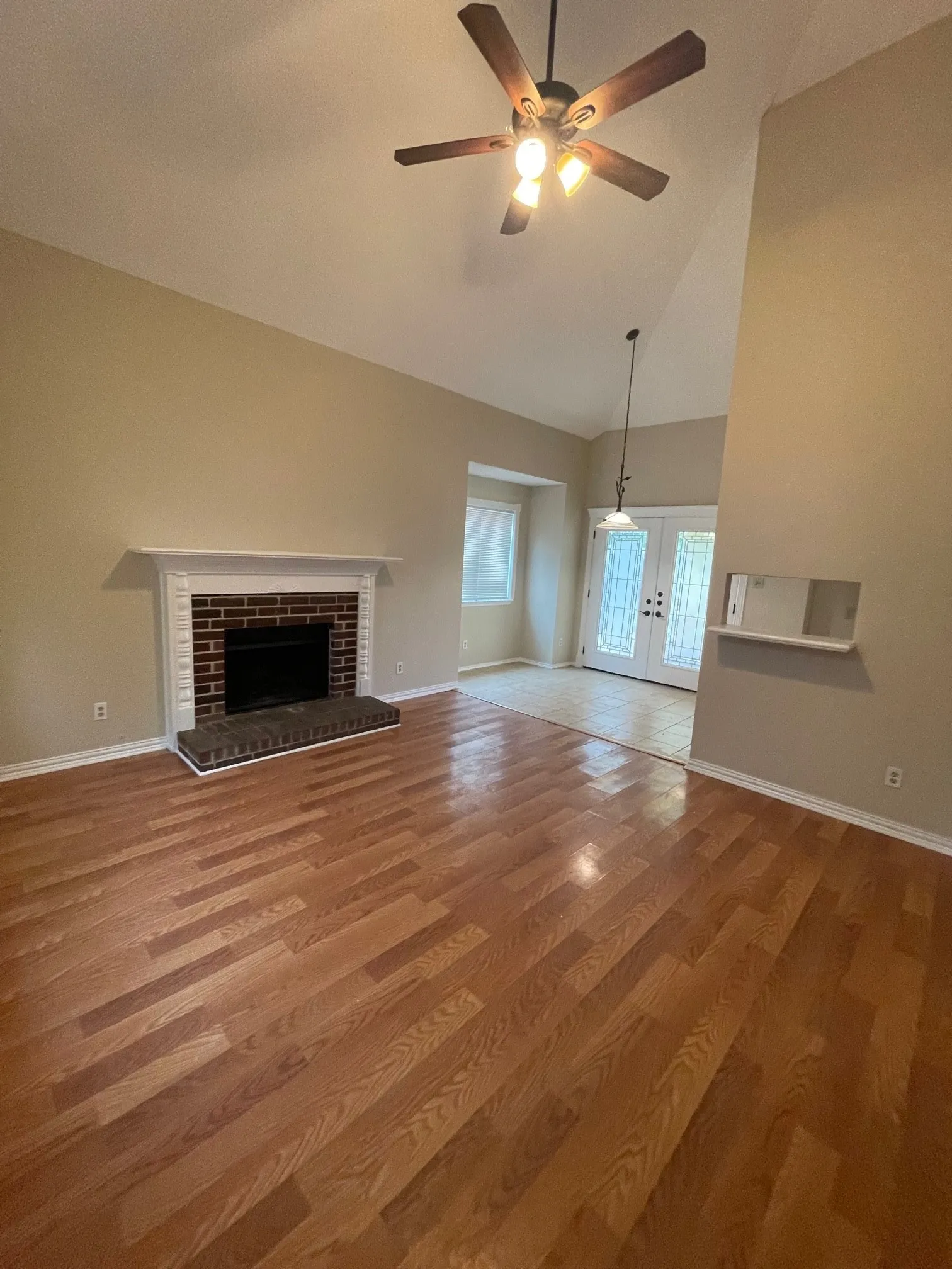 Single Family Residence For Rent in Tarrant County , 5516 Stone Meadow Lane, Fort Worth, Texas 76179, 3 Bedroom, 2 Bathroom, 2 Garage spaces, 1,346 Sqft, built in 1987, mls#21355473, Real Estate Agent in Fort Worth, Homes For Rent in Tarrant county, Homes For Rent in Fort Worth, Realtor in Fort Worth Texas, Real Estate Brokerage Independent Realty Texas, Luminita Cordes Realtor