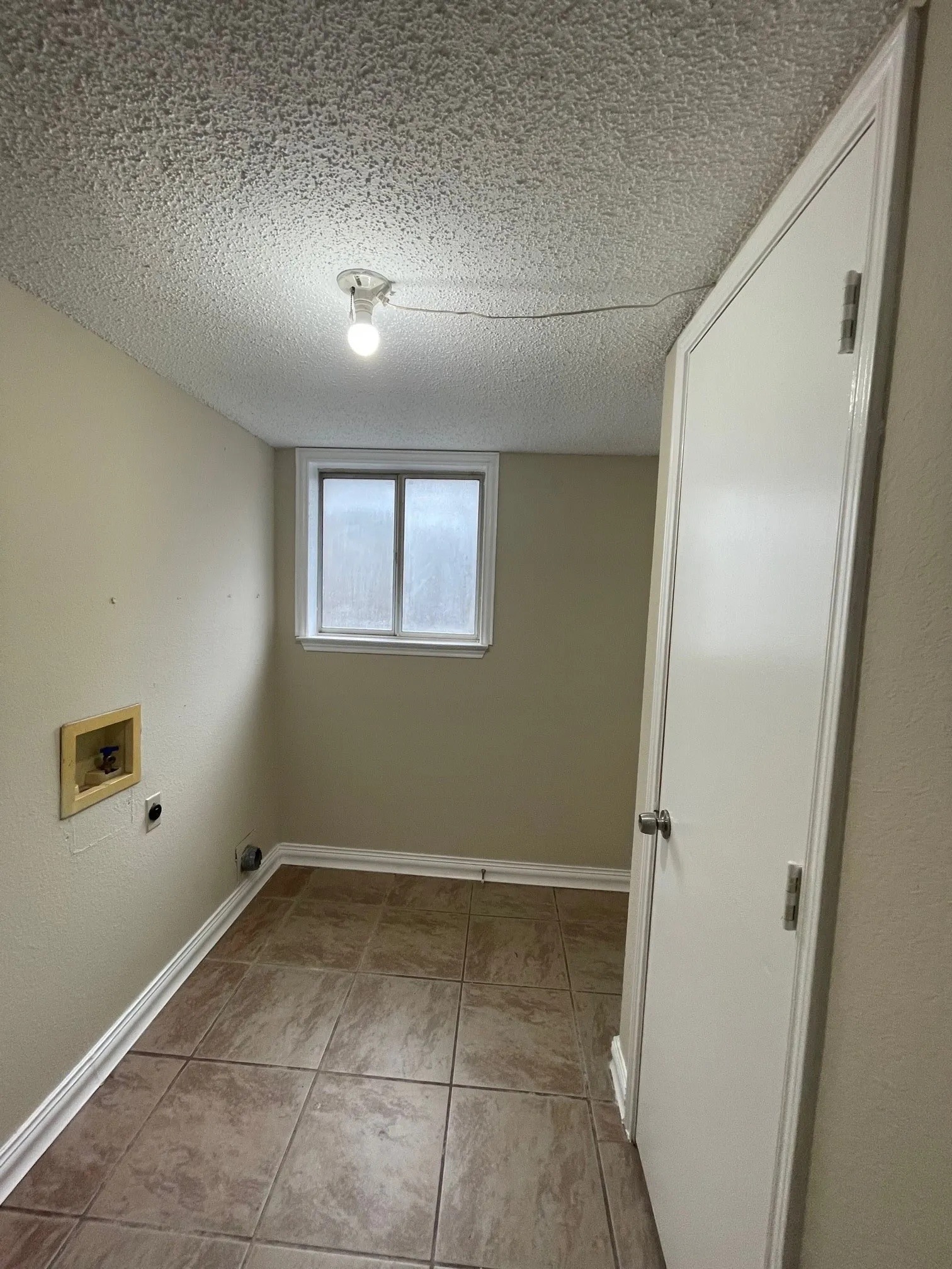 Single Family Residence For Rent in Tarrant County , 5516 Stone Meadow Lane, Fort Worth, Texas 76179, 3 Bedroom, 2 Bathroom, 2 Garage spaces, 1,346 Sqft, built in 1987, mls#21355473, Real Estate Agent in Fort Worth, Homes For Rent in Tarrant county, Homes For Rent in Fort Worth, Realtor in Fort Worth Texas, Real Estate Brokerage Independent Realty Texas, Luminita Cordes Realtor