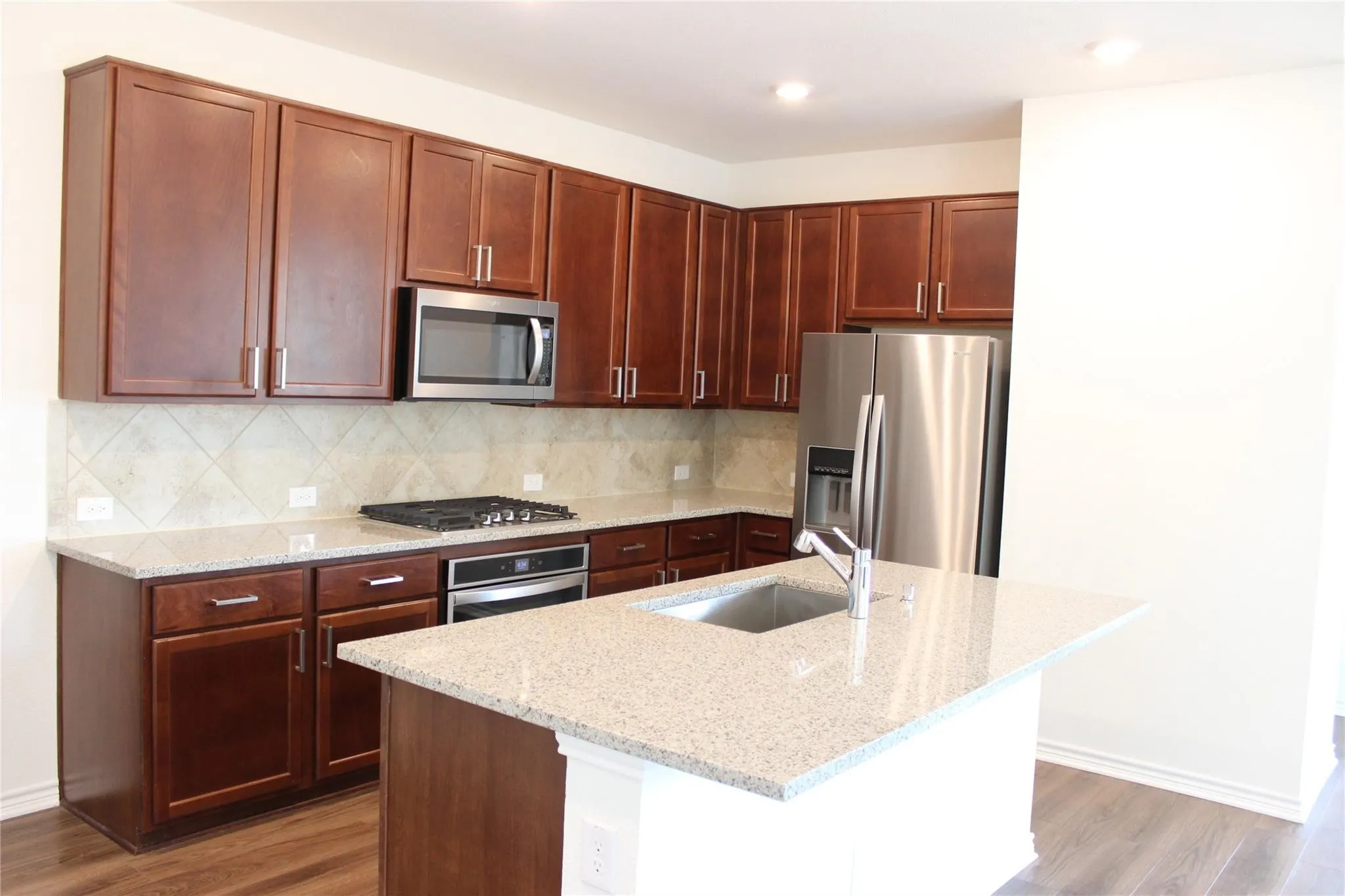 Single Family Residence For Rent in Denton County , 1012 West Drive, Aubrey, Texas 76227, 3 Bedroom, 2 Bathroom, 2 Garage spaces, 1,530 Sqft, built in 2021, mls#21352741, Real Estate Agent in Aubrey, Homes For Rent in Denton county, Homes For Rent in Aubrey, Realtor in Aubrey Texas, Real Estate Brokerage Independent Realty Texas, Luminita Cordes Realtor
