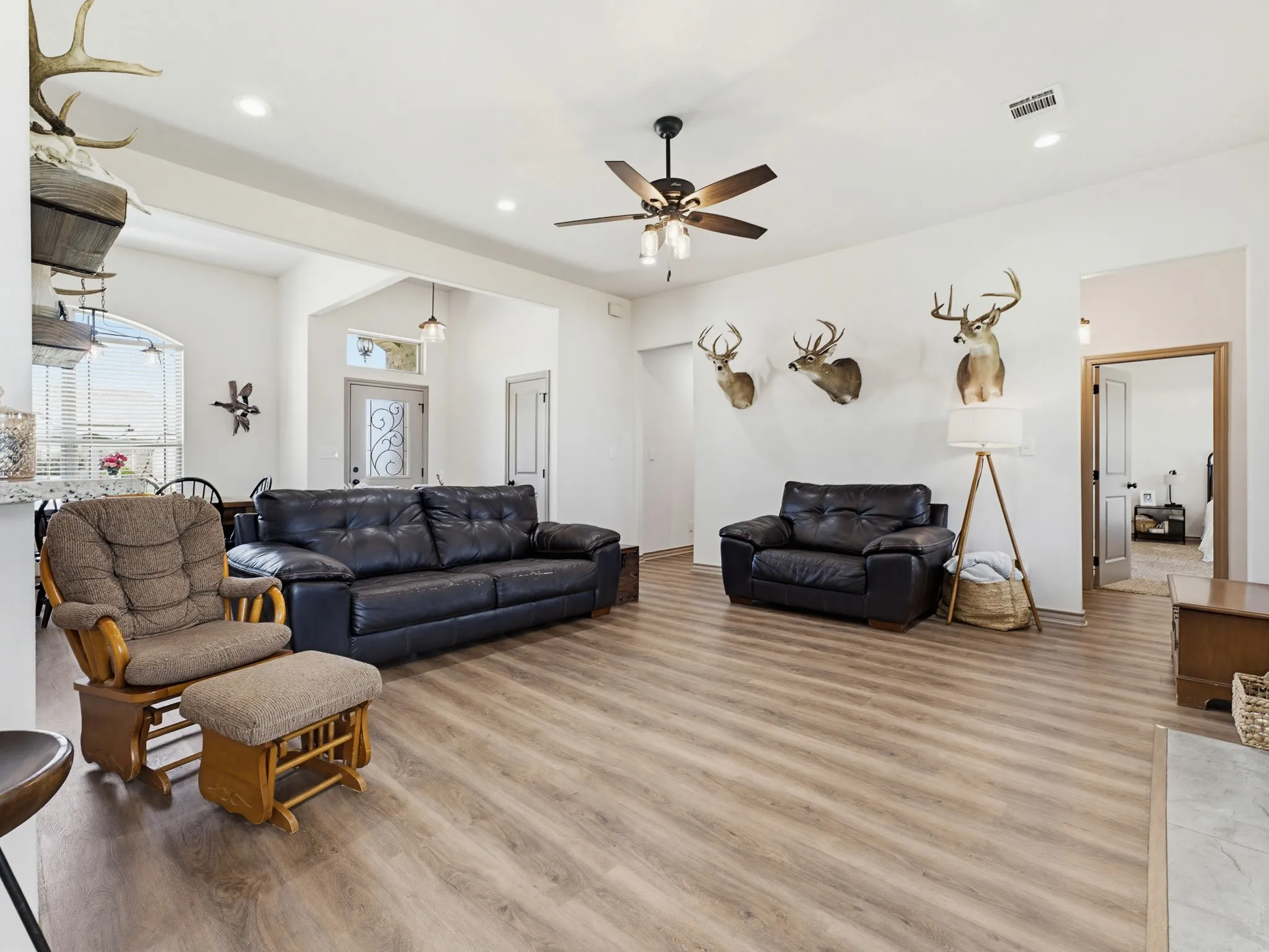 Single Family Residence For Sale in Wise County , 121 Walnut Street, Paradise, Texas 76073, 3 Bedroom, 2 Bathroom, 2 Garage spaces, 1,680 Sqft, built in 2019, mls#21351975, Real Estate Agent in Paradise, Homes For Sale in Wise county, Homes For Sale in Paradise, Realtor in Paradise Texas, Real Estate Brokerage Independent Realty Texas, Luminita Cordes Realtor