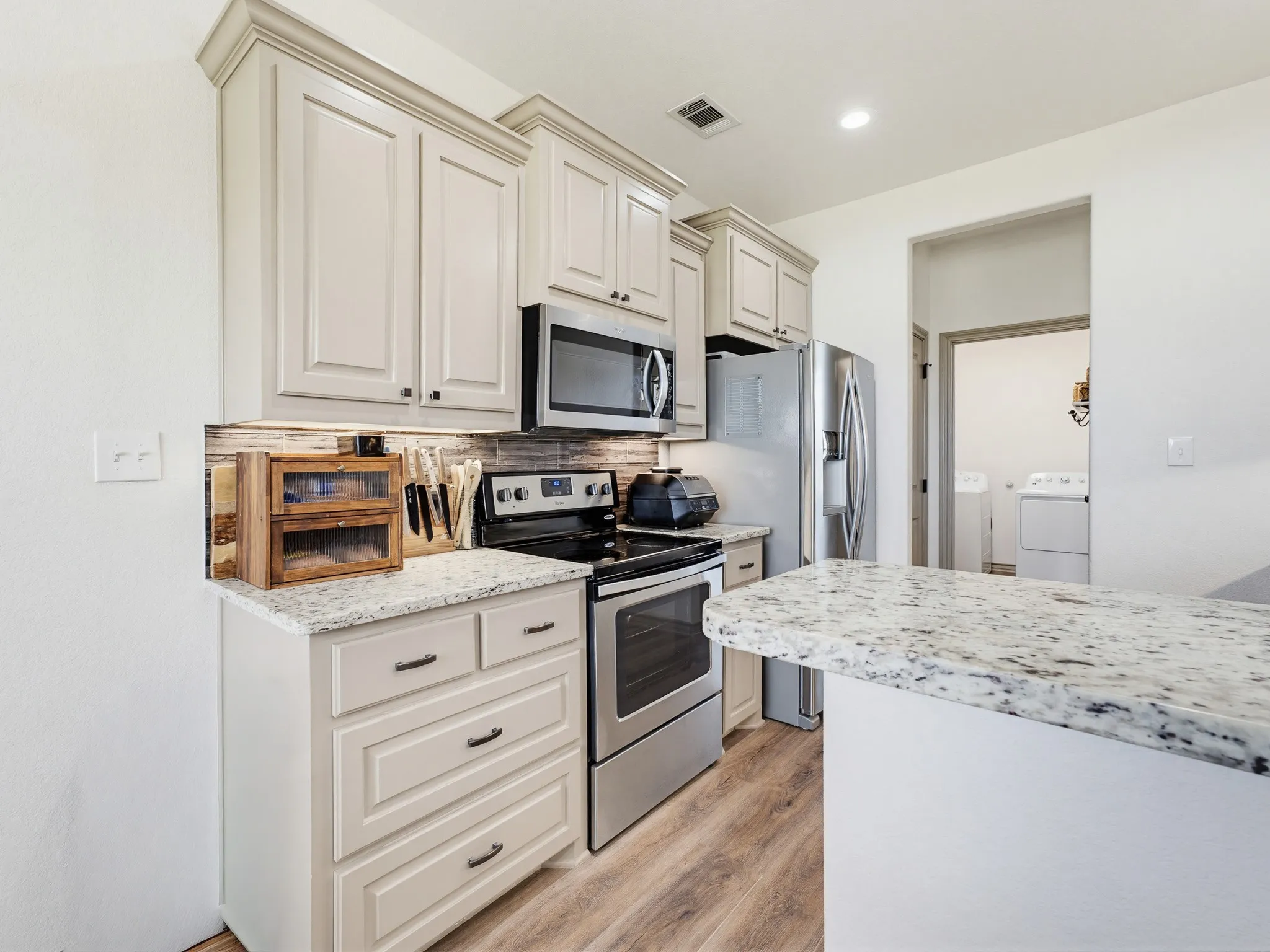 Single Family Residence For Sale in Wise County , 121 Walnut Street, Paradise, Texas 76073, 3 Bedroom, 2 Bathroom, 2 Garage spaces, 1,680 Sqft, built in 2019, mls#21351975, Real Estate Agent in Paradise, Homes For Sale in Wise county, Homes For Sale in Paradise, Realtor in Paradise Texas, Real Estate Brokerage Independent Realty Texas, Luminita Cordes Realtor