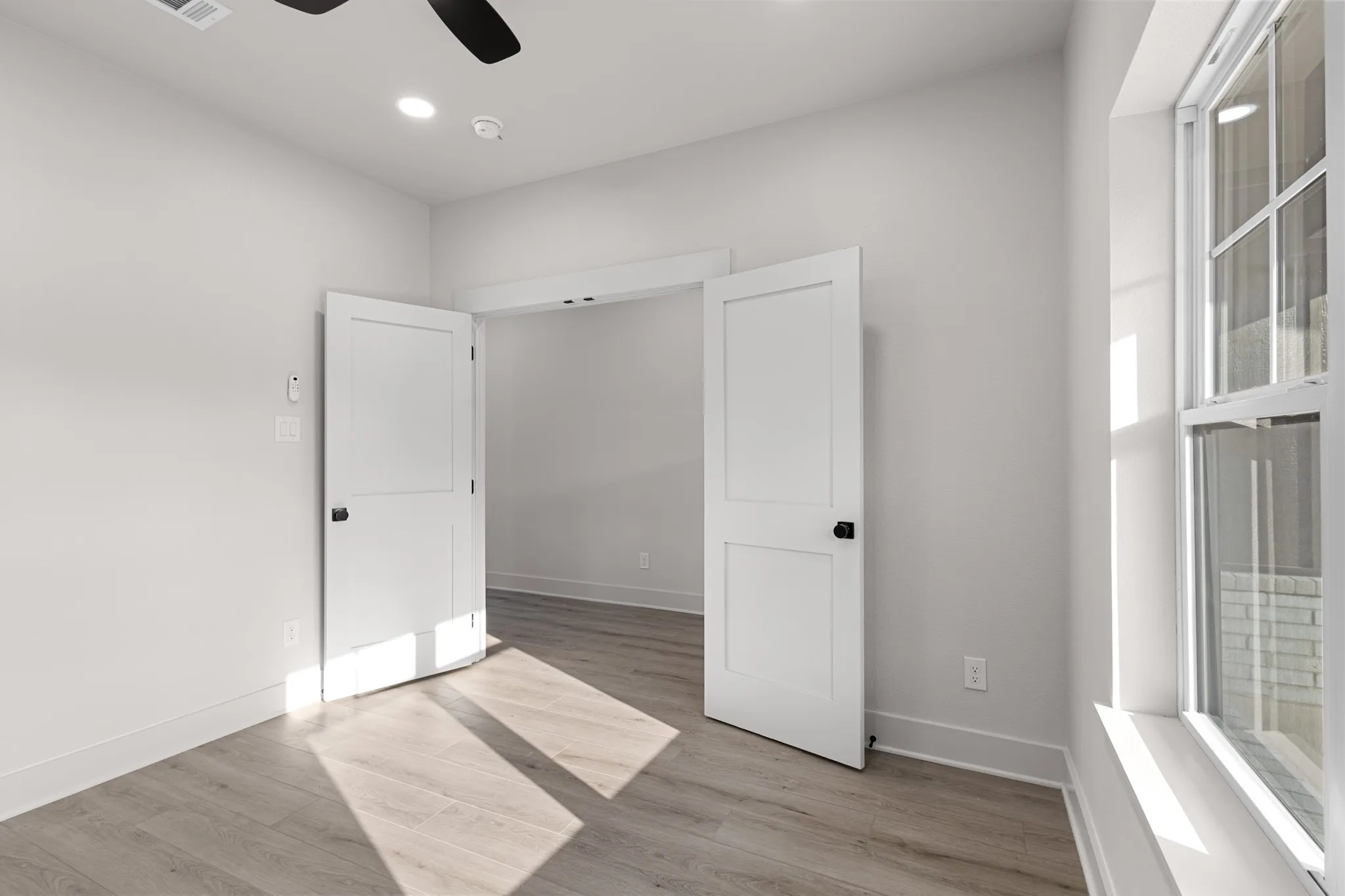 Single Family Residence For Sale in Wise County , 121 Jim Walter Drive, Runaway Bay, Texas 76426, 3 Bedroom, 3 Bathroom, 3 Garage spaces, 1,986 Sqft, built in 2023, mls#21355433, Real Estate Agent in Runaway Bay, Homes For Sale in Wise county, Homes For Sale in Runaway Bay, Realtor in Runaway Bay Texas, Real Estate Brokerage Independent Realty Texas, Luminita Cordes Realtor