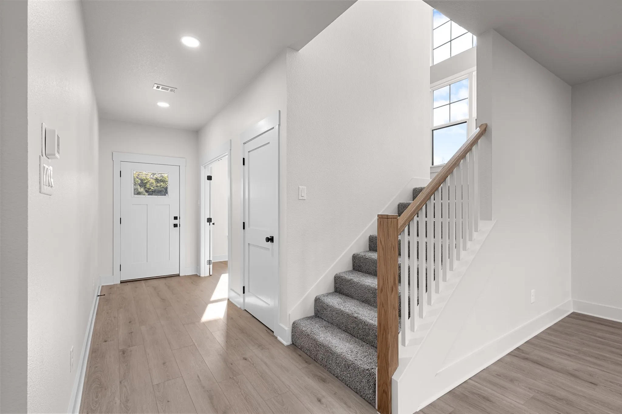 Single Family Residence For Sale in Wise County , 121 Jim Walter Drive, Runaway Bay, Texas 76426, 3 Bedroom, 3 Bathroom, 3 Garage spaces, 1,986 Sqft, built in 2023, mls#21355433, Real Estate Agent in Runaway Bay, Homes For Sale in Wise county, Homes For Sale in Runaway Bay, Realtor in Runaway Bay Texas, Real Estate Brokerage Independent Realty Texas, Luminita Cordes Realtor