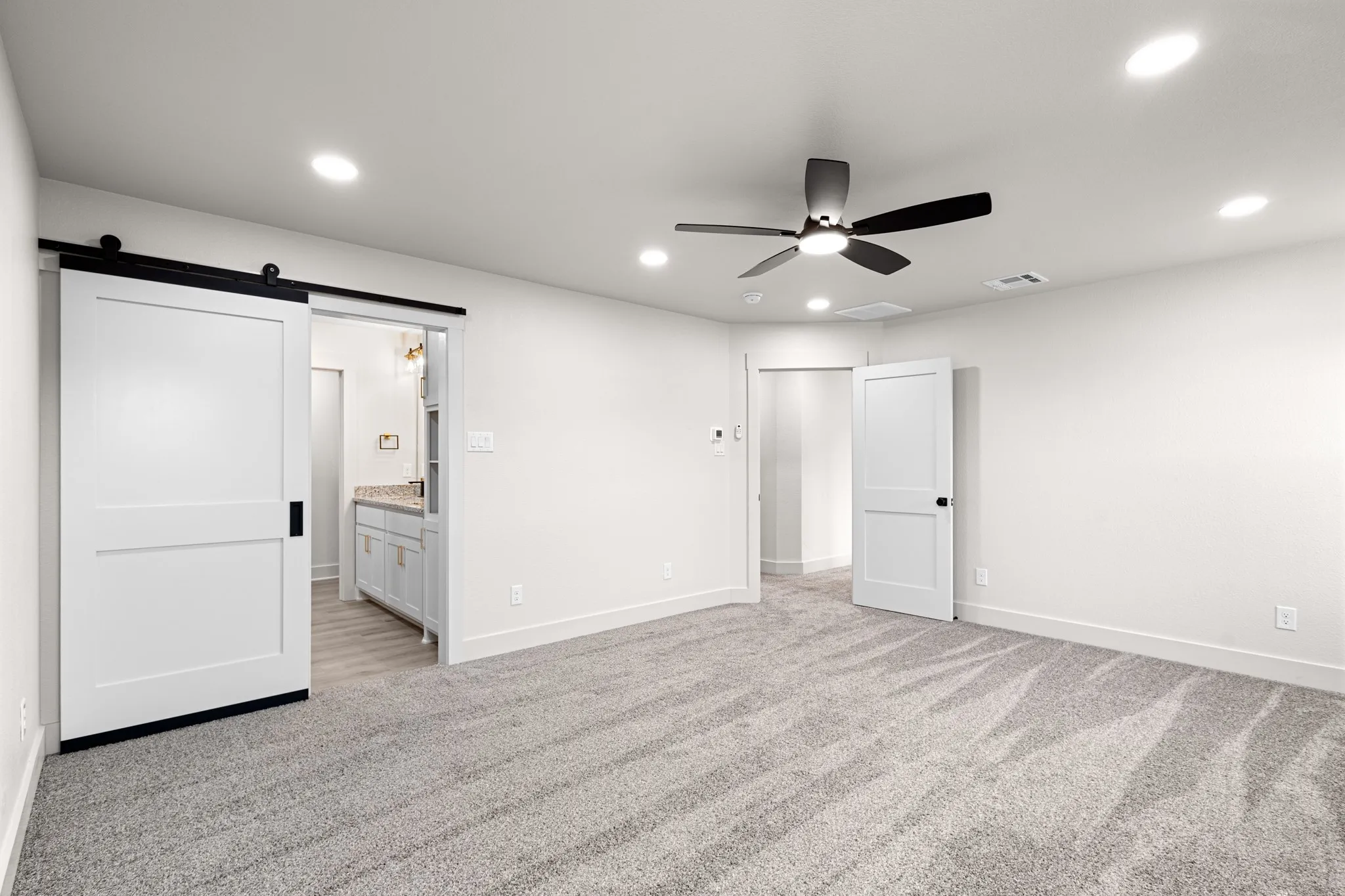 Single Family Residence For Sale in Wise County , 121 Jim Walter Drive, Runaway Bay, Texas 76426, 3 Bedroom, 3 Bathroom, 3 Garage spaces, 1,986 Sqft, built in 2023, mls#21355433, Real Estate Agent in Runaway Bay, Homes For Sale in Wise county, Homes For Sale in Runaway Bay, Realtor in Runaway Bay Texas, Real Estate Brokerage Independent Realty Texas, Luminita Cordes Realtor