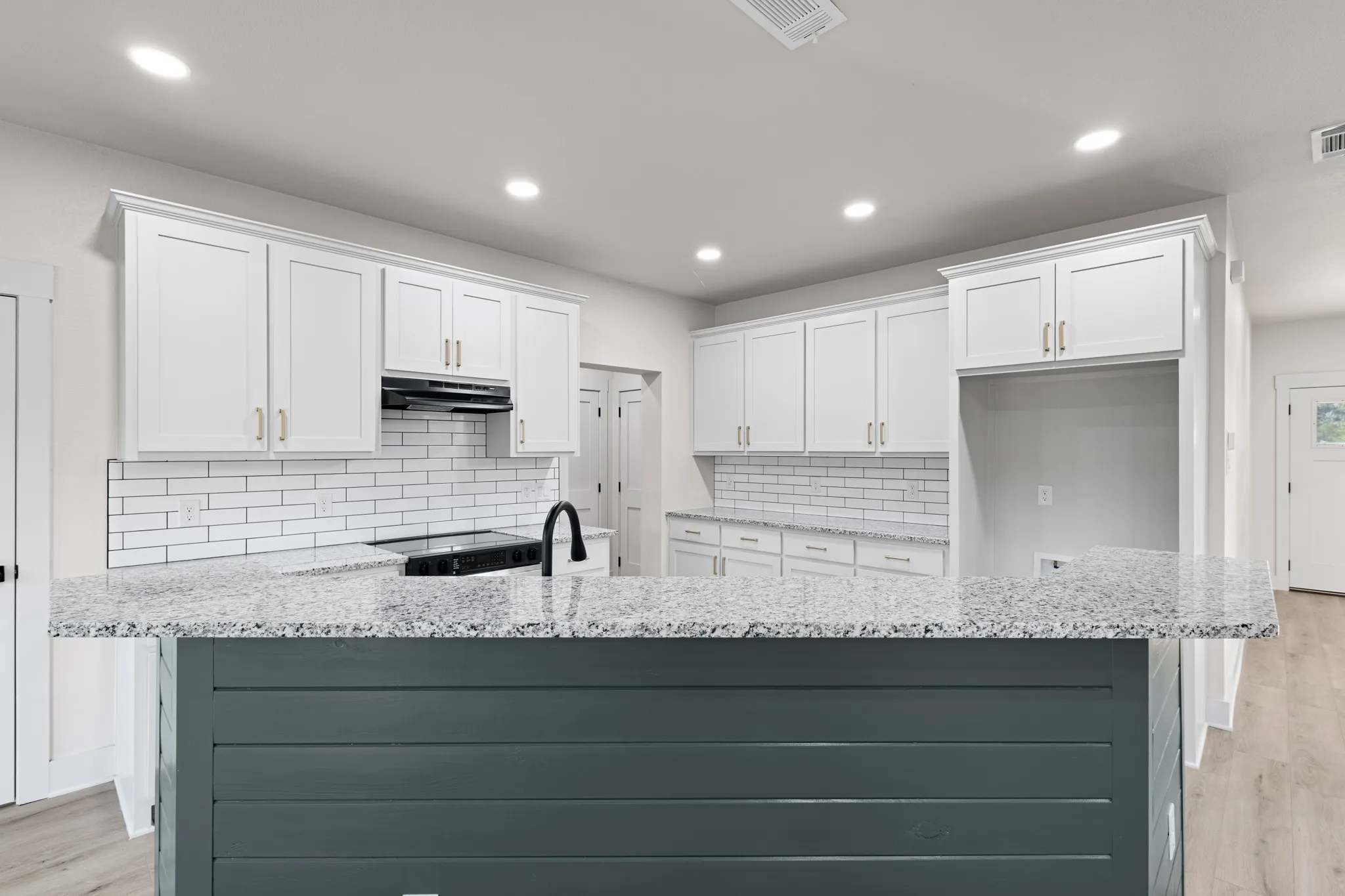 Single Family Residence For Sale in Wise County , 121 Jim Walter Drive, Runaway Bay, Texas 76426, 3 Bedroom, 3 Bathroom, 3 Garage spaces, 1,986 Sqft, built in 2023, mls#21355433, Real Estate Agent in Runaway Bay, Homes For Sale in Wise county, Homes For Sale in Runaway Bay, Realtor in Runaway Bay Texas, Real Estate Brokerage Independent Realty Texas, Luminita Cordes Realtor