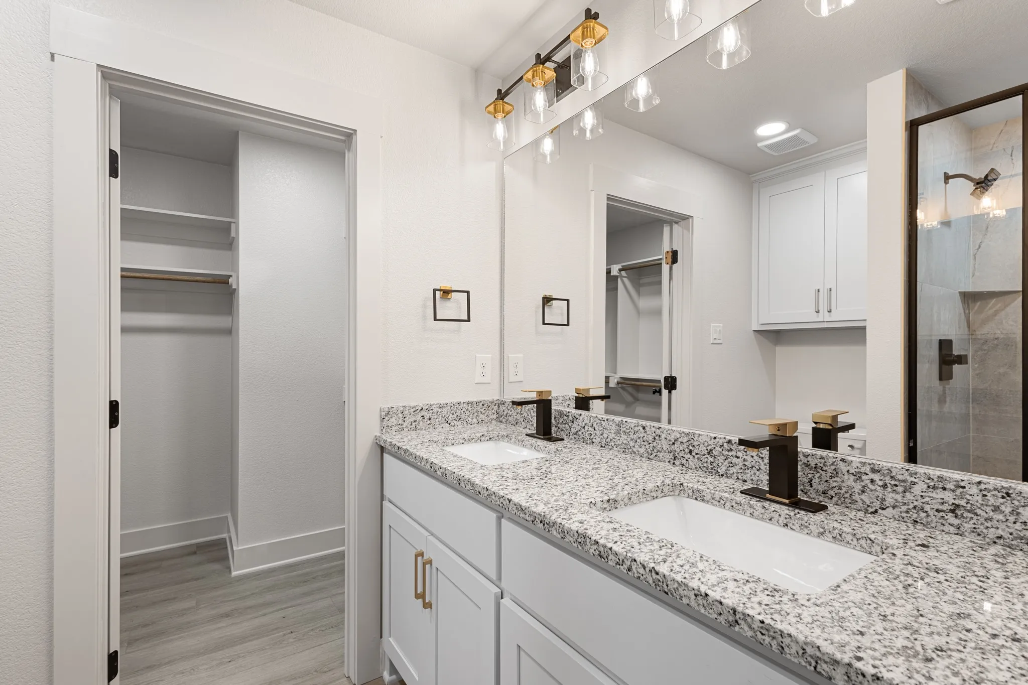 Single Family Residence For Sale in Wise County , 121 Jim Walter Drive, Runaway Bay, Texas 76426, 3 Bedroom, 3 Bathroom, 3 Garage spaces, 1,986 Sqft, built in 2023, mls#21355433, Real Estate Agent in Runaway Bay, Homes For Sale in Wise county, Homes For Sale in Runaway Bay, Realtor in Runaway Bay Texas, Real Estate Brokerage Independent Realty Texas, Luminita Cordes Realtor