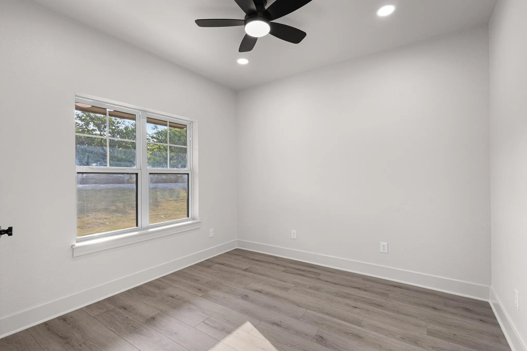 Single Family Residence For Sale in Wise County , 121 Jim Walter Drive, Runaway Bay, Texas 76426, 3 Bedroom, 3 Bathroom, 3 Garage spaces, 1,986 Sqft, built in 2023, mls#21355433, Real Estate Agent in Runaway Bay, Homes For Sale in Wise county, Homes For Sale in Runaway Bay, Realtor in Runaway Bay Texas, Real Estate Brokerage Independent Realty Texas, Luminita Cordes Realtor