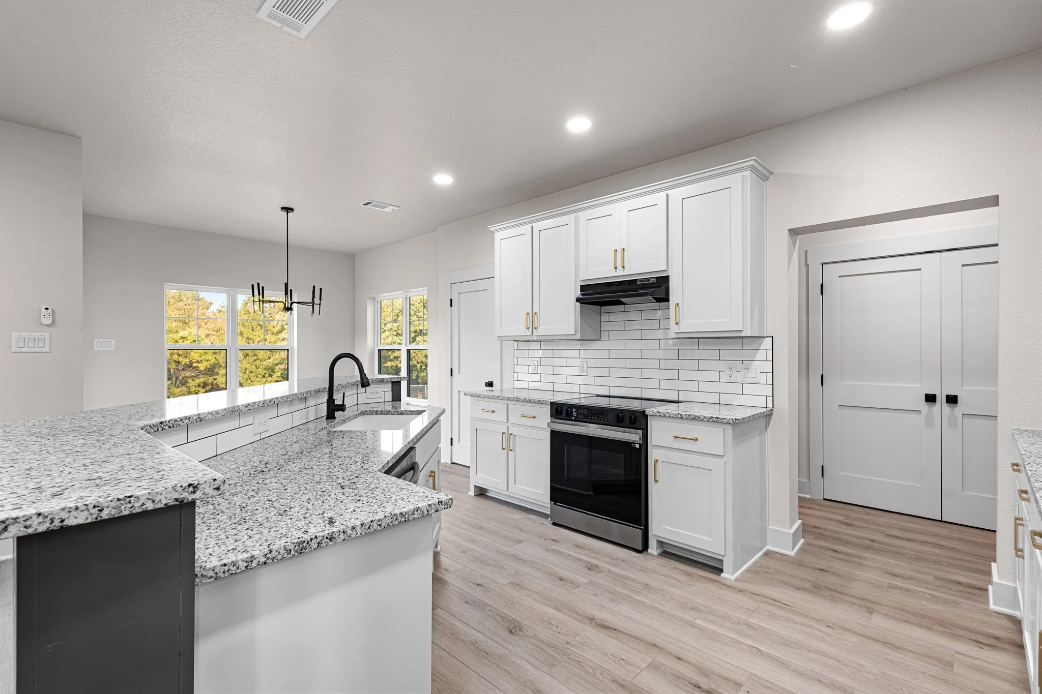 Single Family Residence For Sale in Wise County , 121 Jim Walter Drive, Runaway Bay, Texas 76426, 3 Bedroom, 3 Bathroom, 3 Garage spaces, 1,986 Sqft, built in 2023, mls#21355433, Real Estate Agent in Runaway Bay, Homes For Sale in Wise county, Homes For Sale in Runaway Bay, Realtor in Runaway Bay Texas, Real Estate Brokerage Independent Realty Texas, Luminita Cordes Realtor